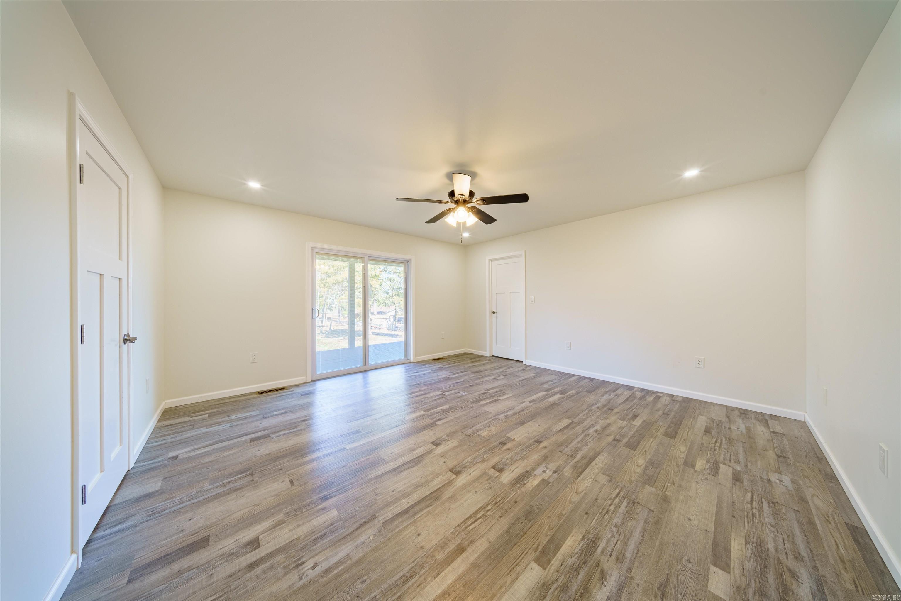30 Lynndale Dr Property Photo 18