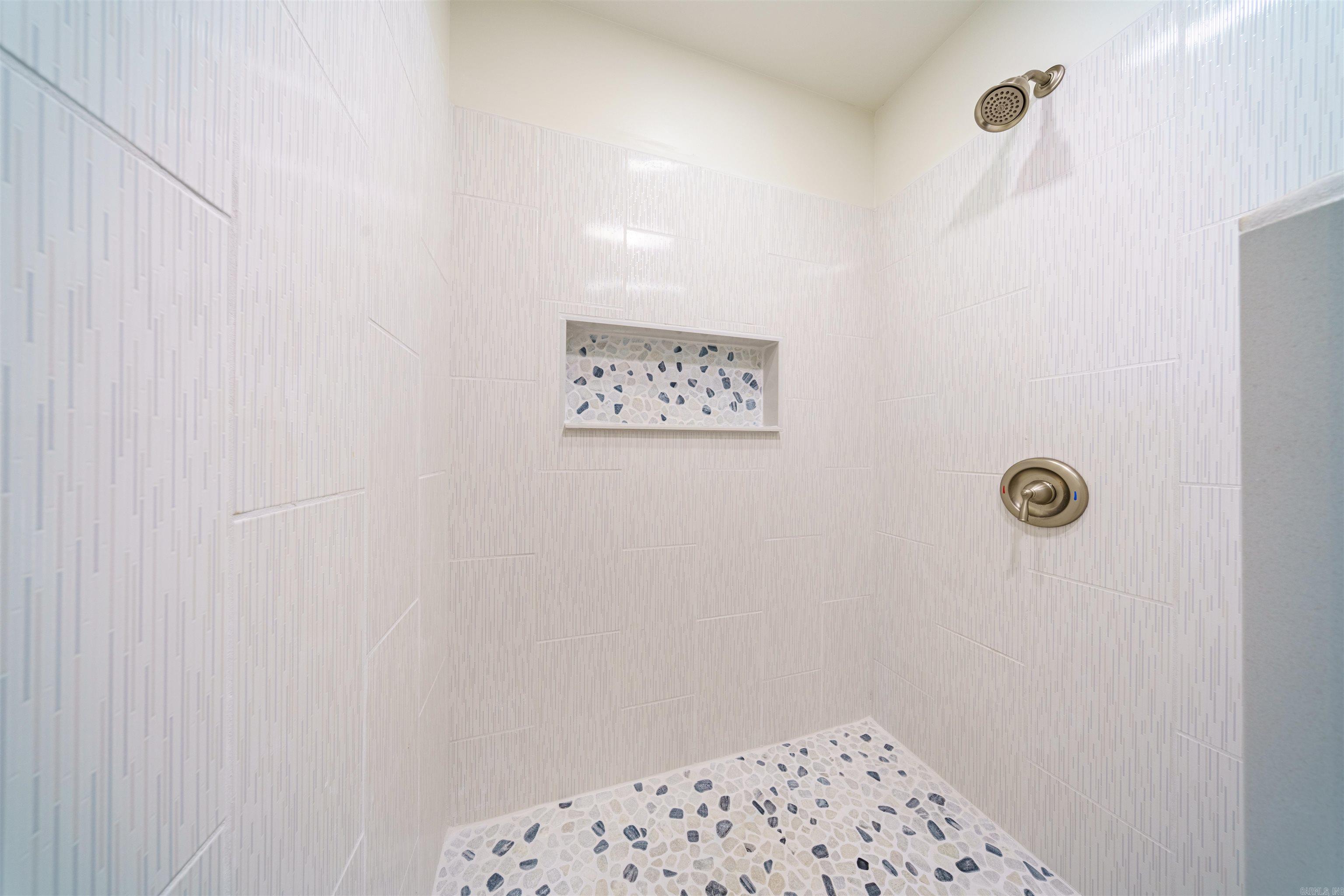 30 Lynndale Dr Property Photo 21