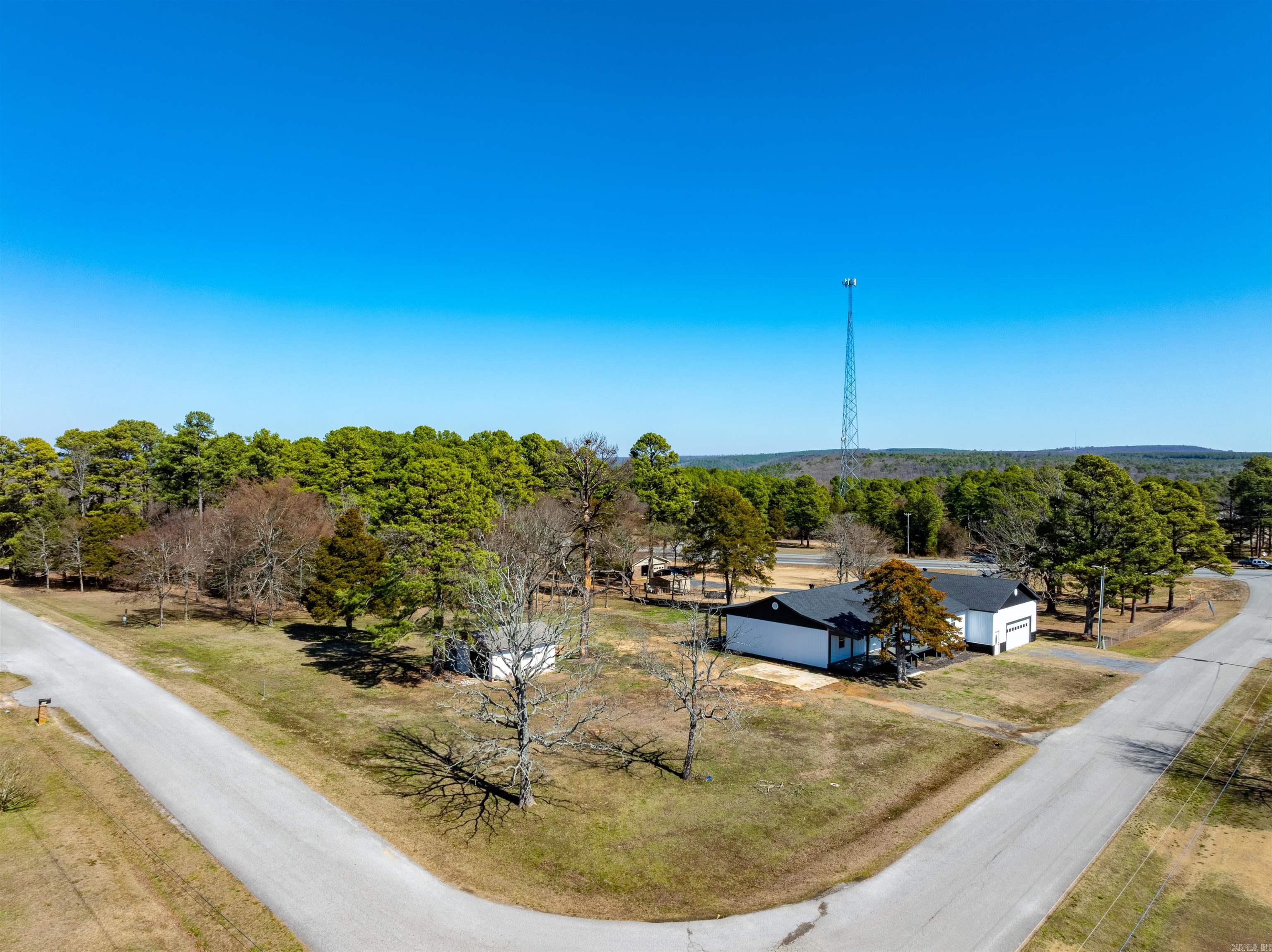 30 Lynndale Dr Property Photo 32