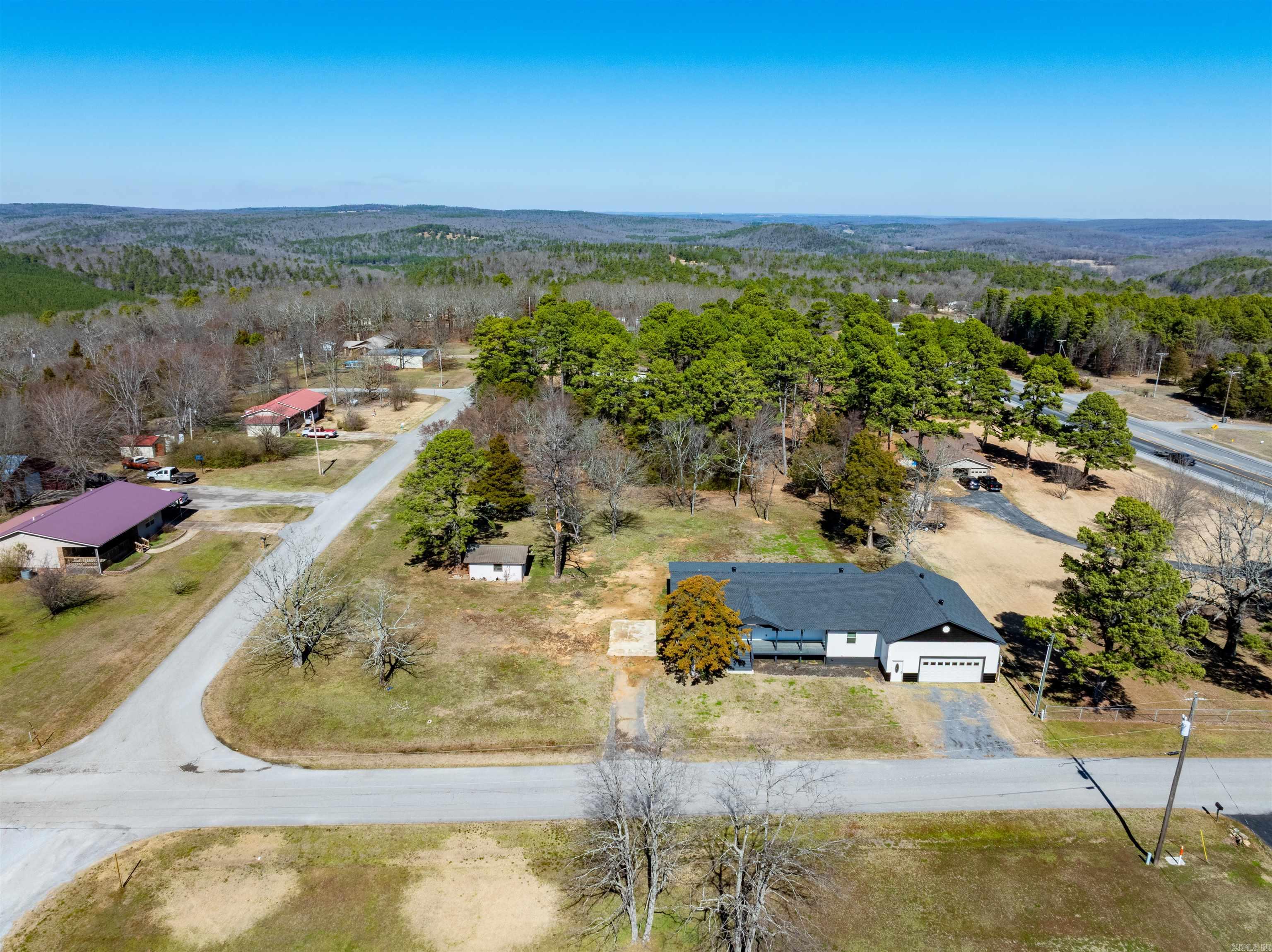 30 Lynndale Dr Property Photo 34