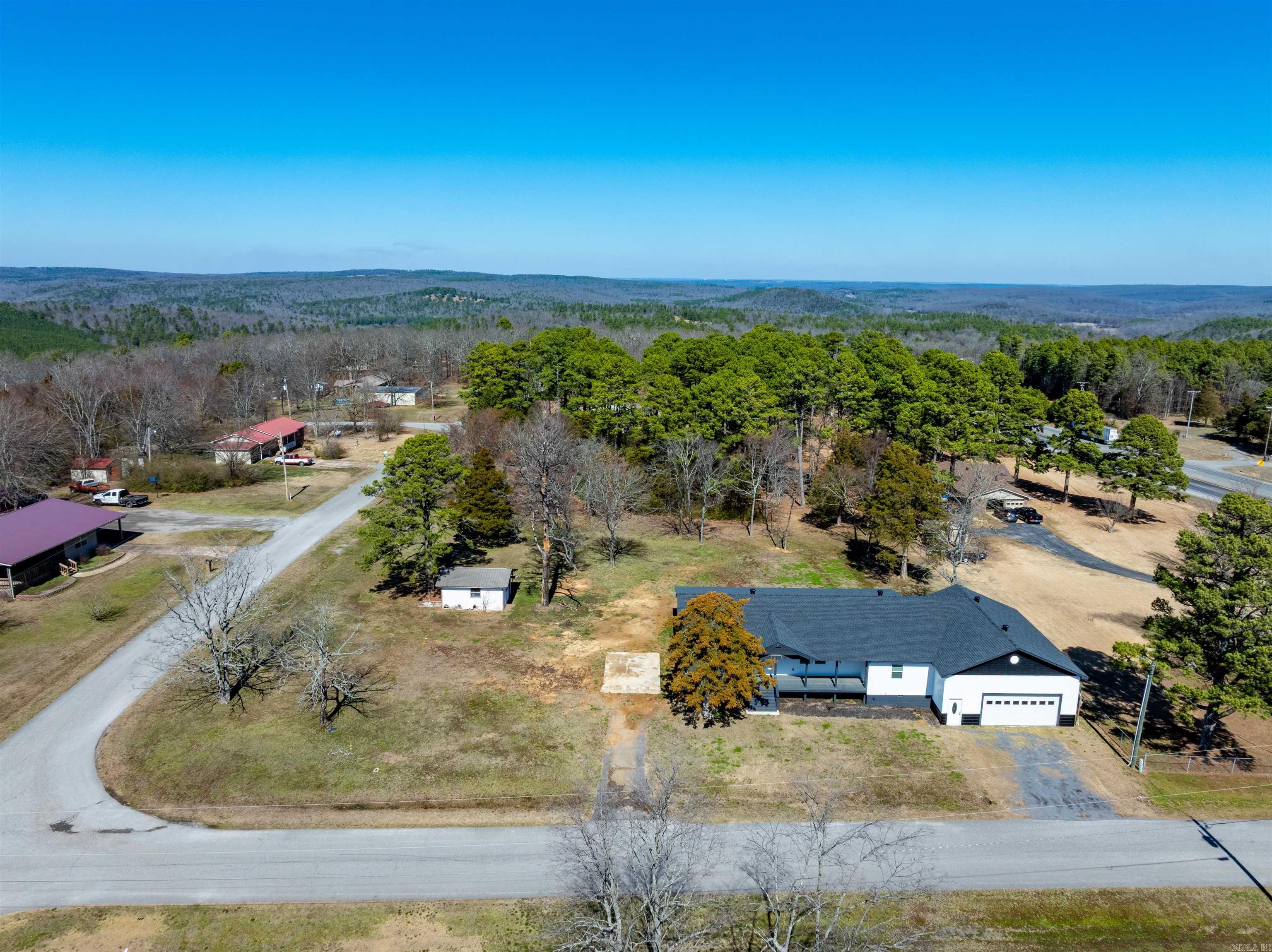 30 Lynndale Dr Property Photo 37