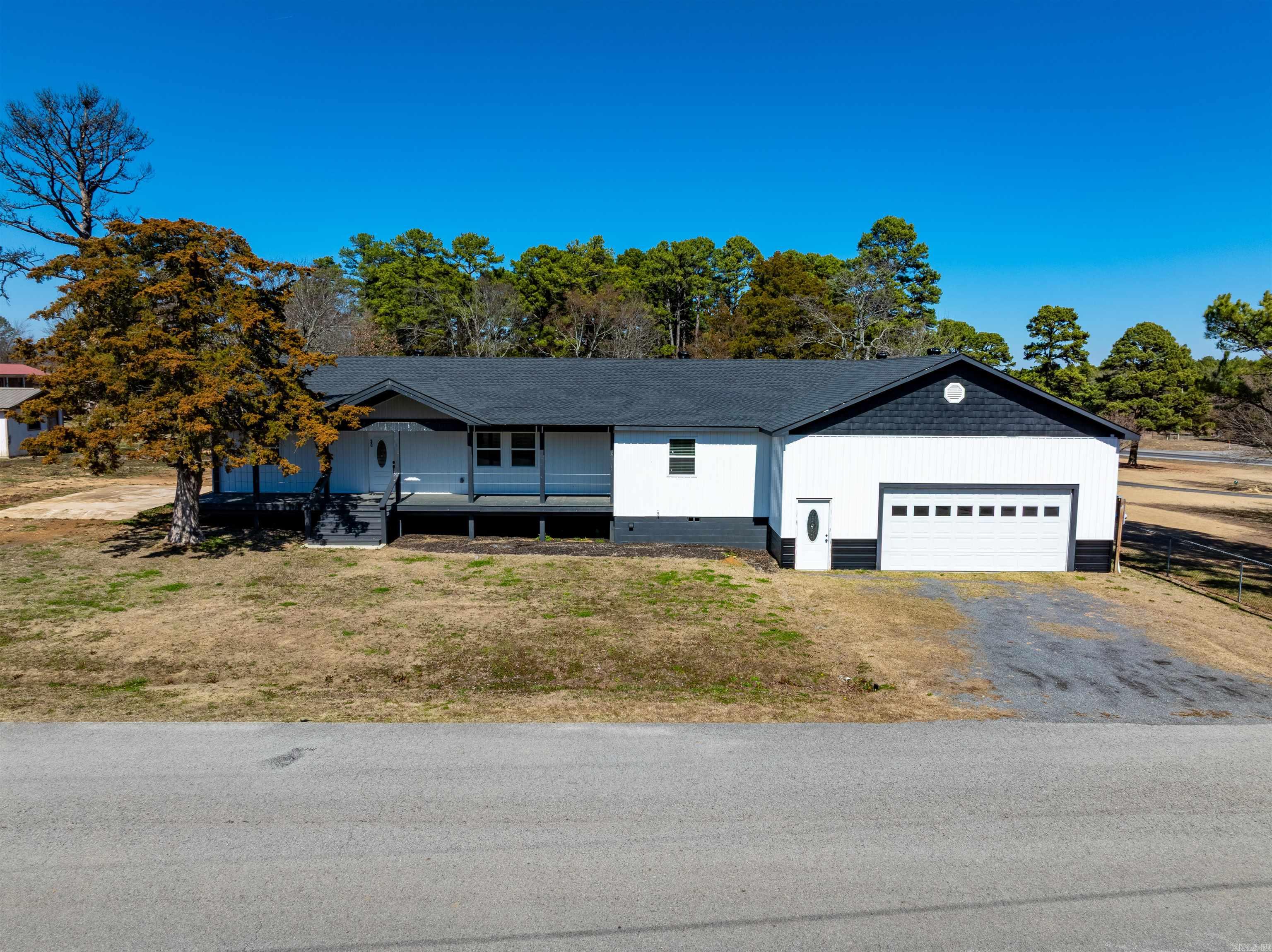 30 Lynndale Dr Property Photo 38