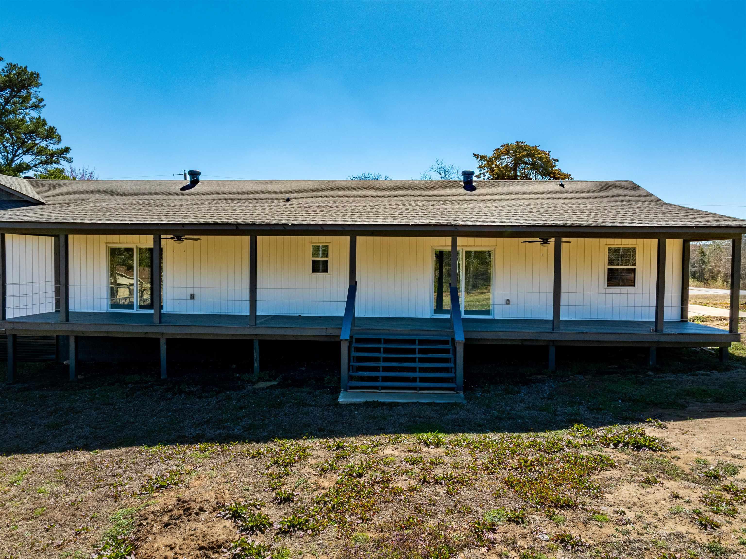 30 Lynndale Dr Property Photo 40