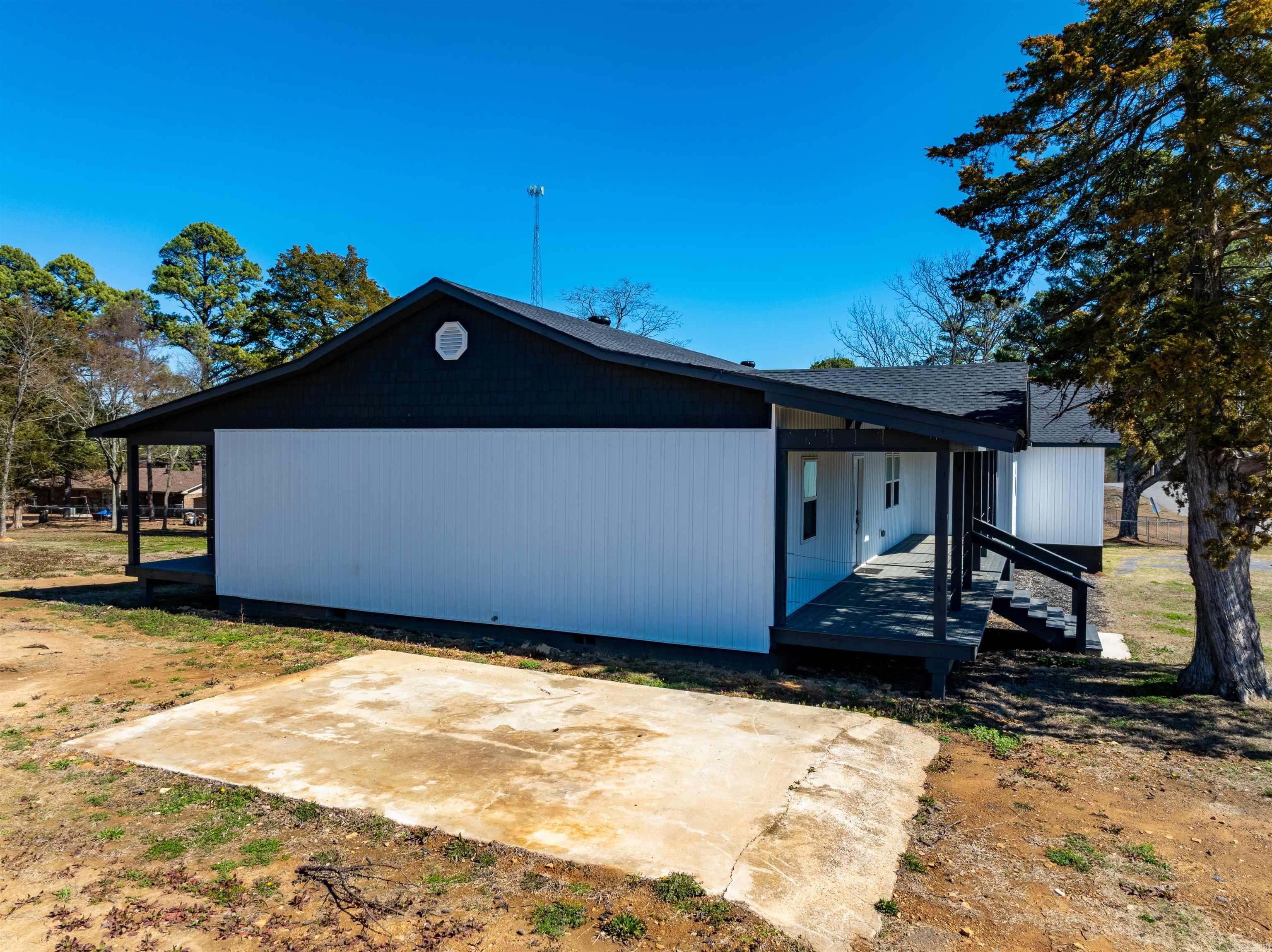 30 Lynndale Dr Property Photo 41