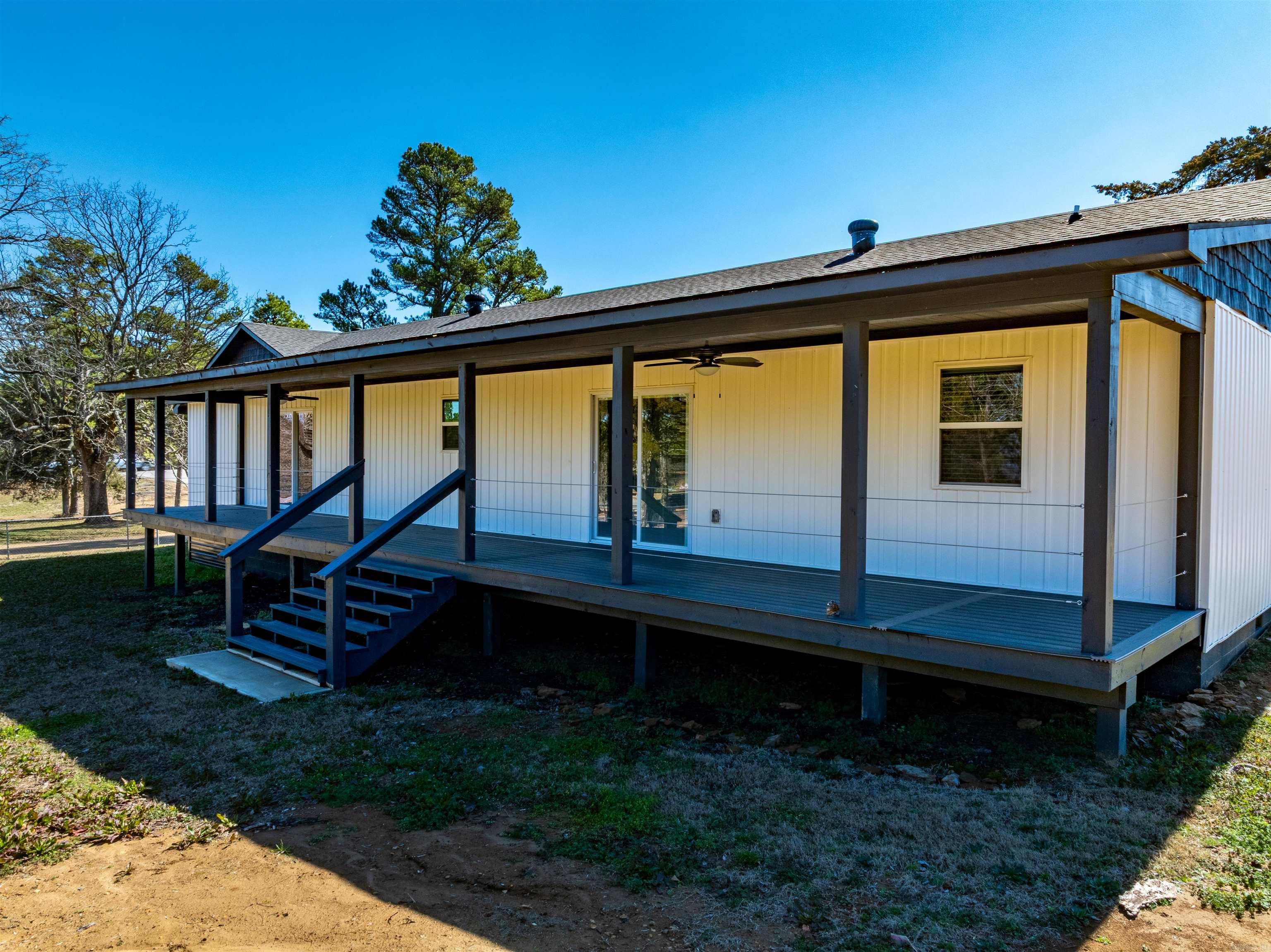 30 Lynndale Dr Property Photo 44