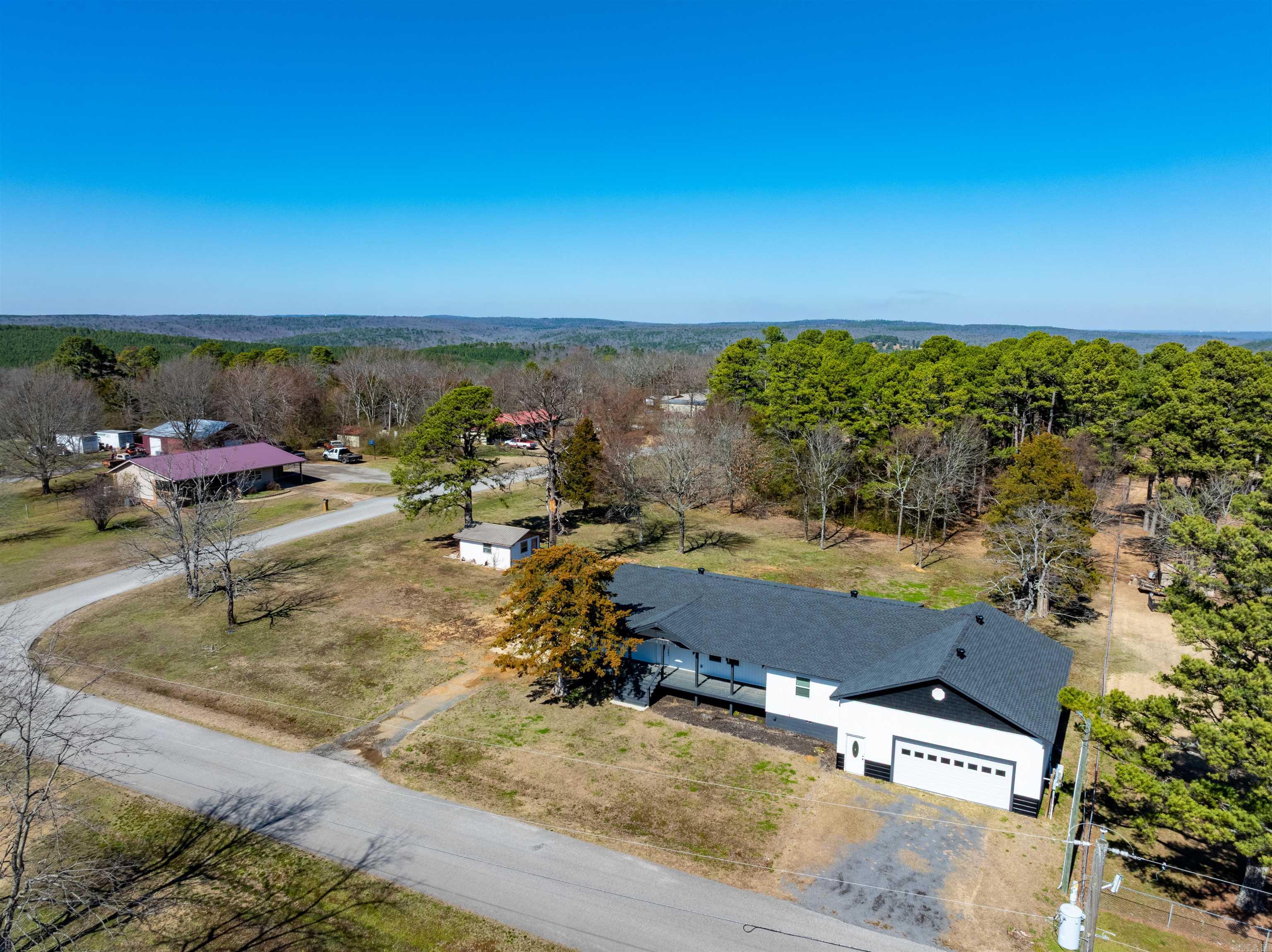 30 Lynndale Dr Property Photo 47