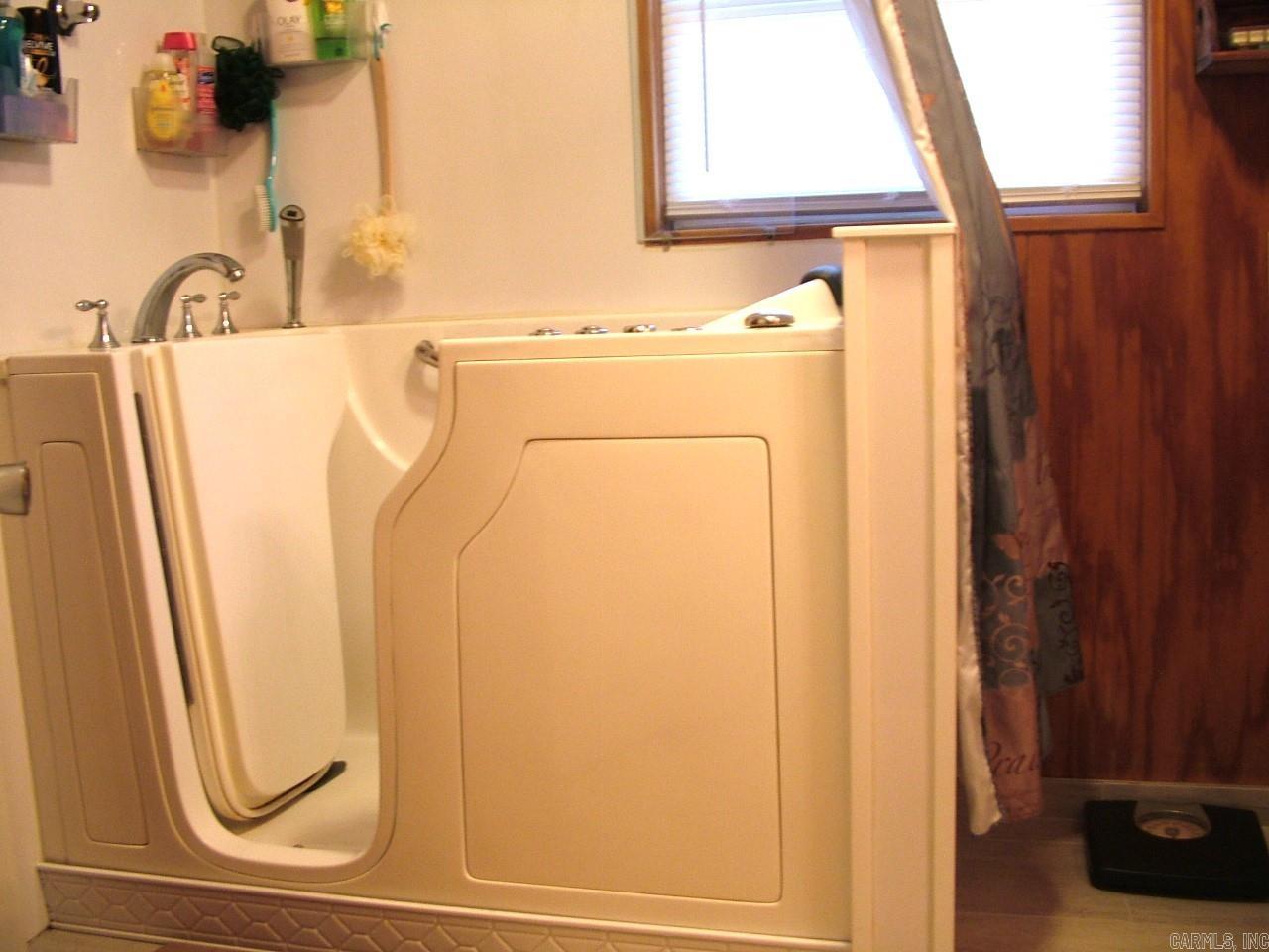 3435 West Road Property Photo 8