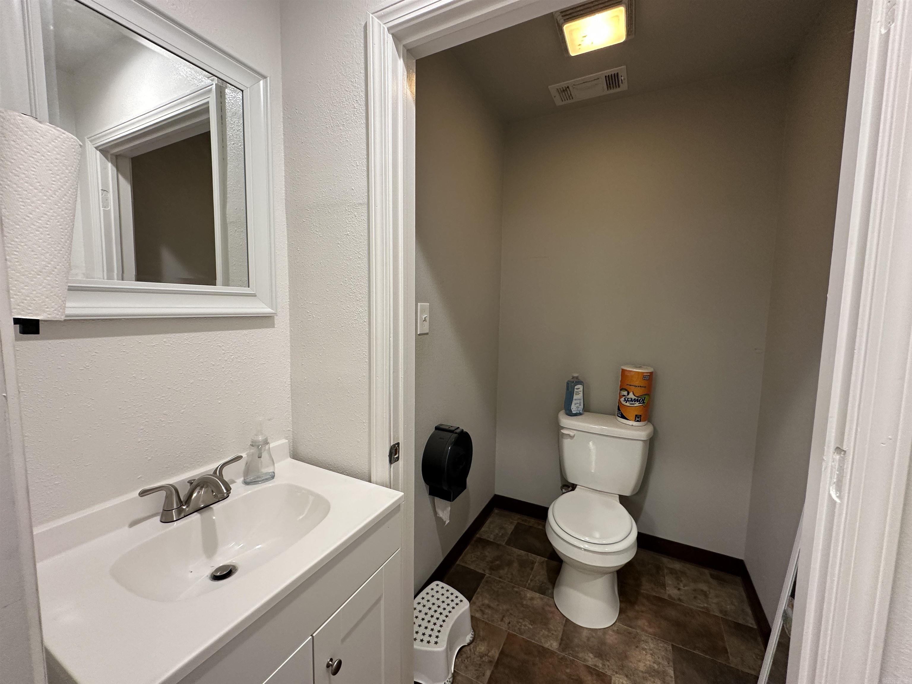 212 S Cedar Street Property Photo 5