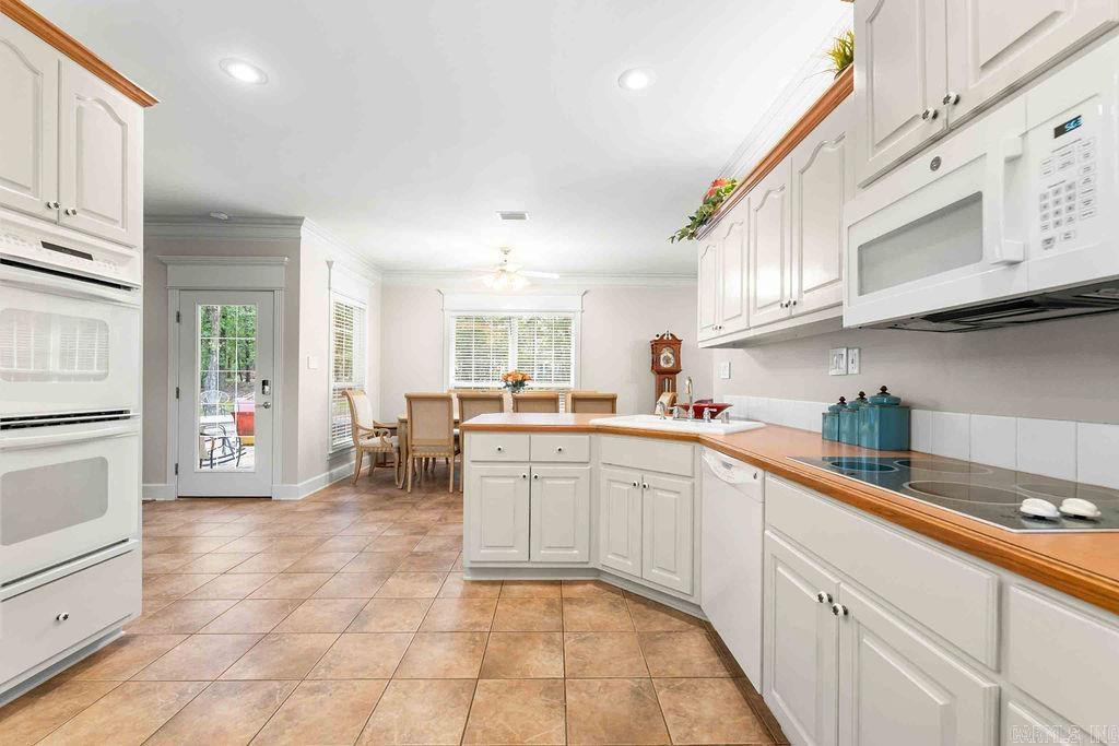3185 Majestic Circle Property Photo 9