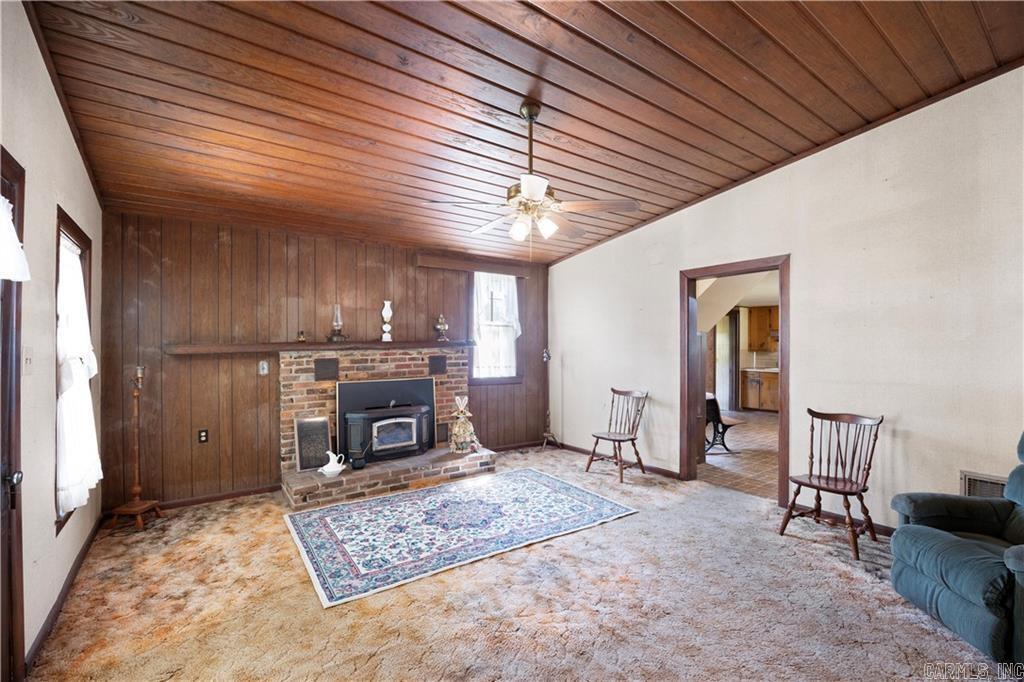 226 Lee Street Property Photo 9