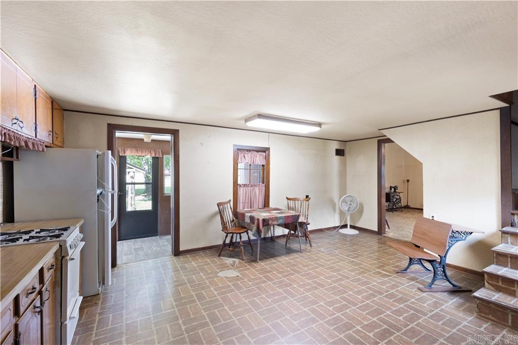 226 Lee Street Property Photo 10