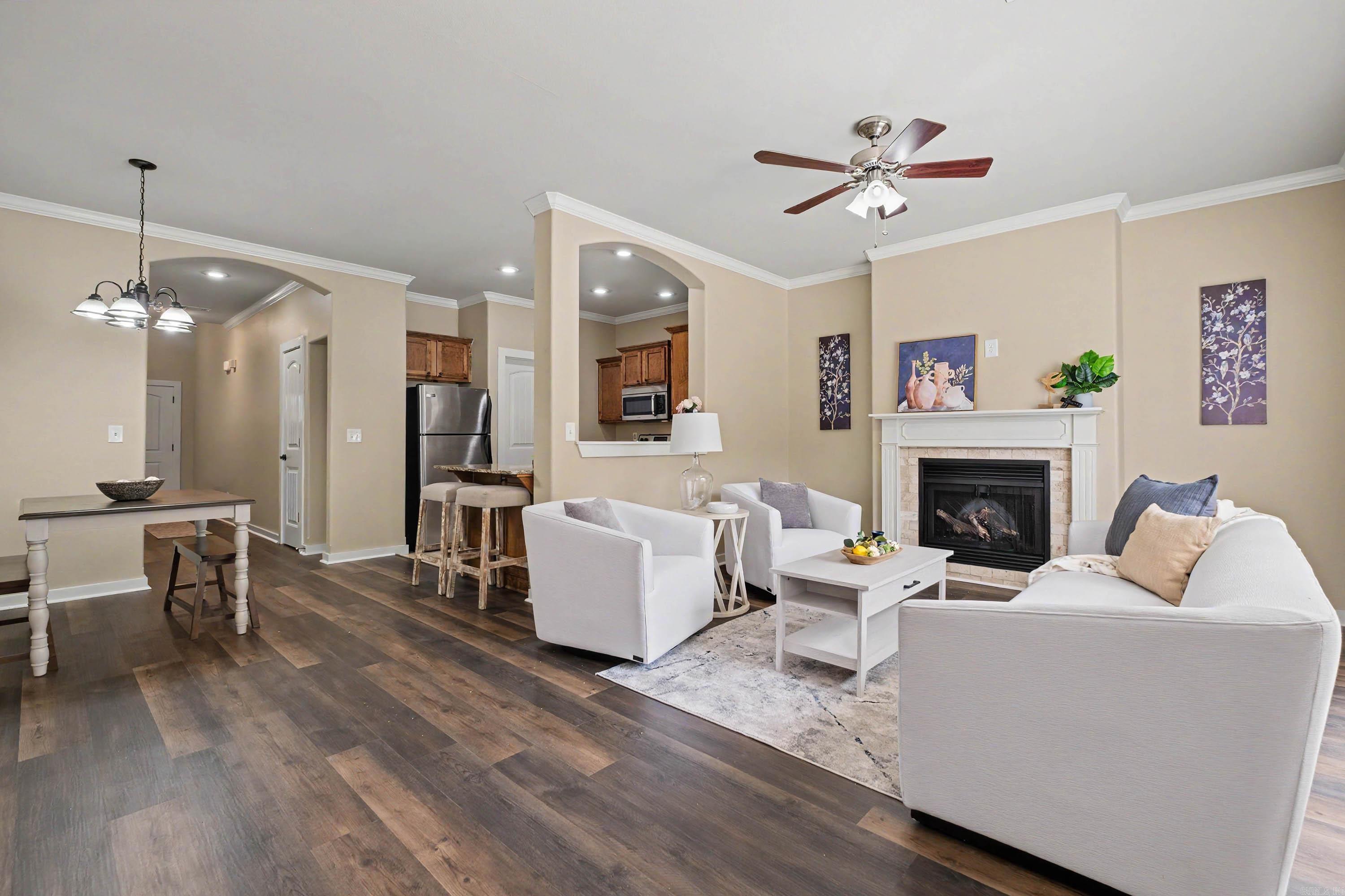 104 Venezia Property Photo 4