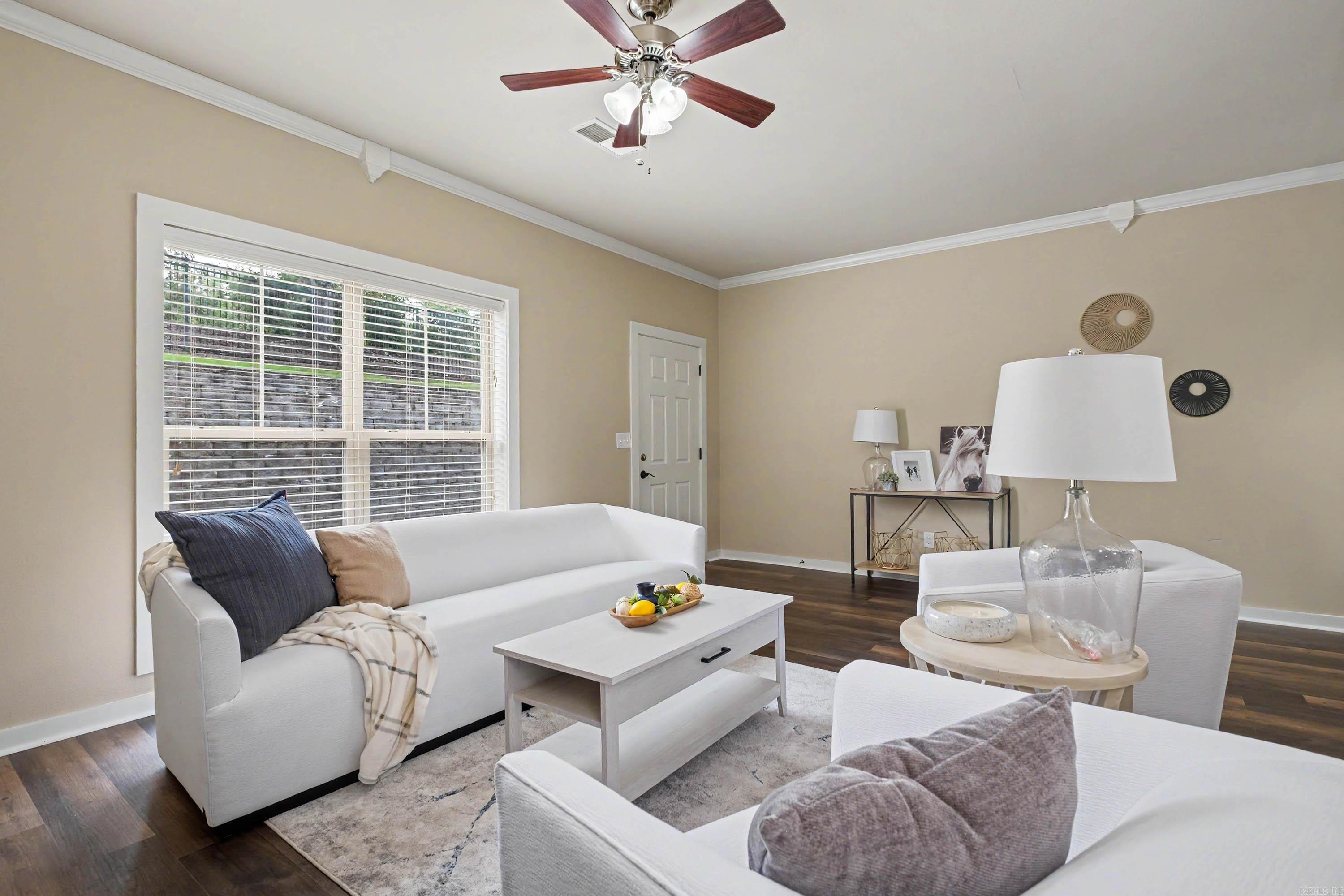 104 Venezia Property Photo 6