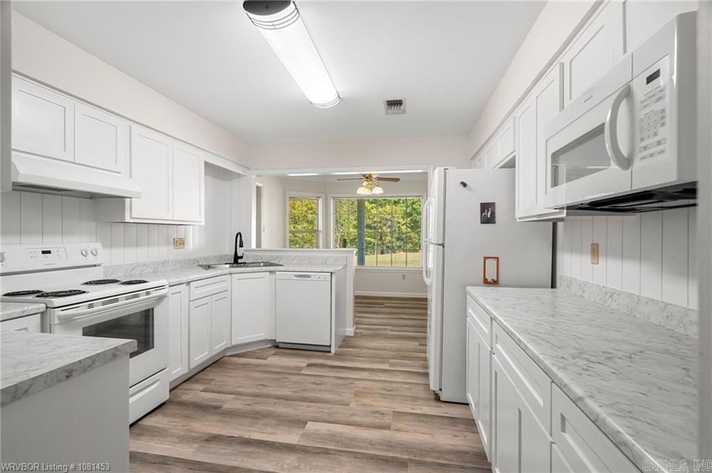 18558 E Highway 28 Property Photo 10