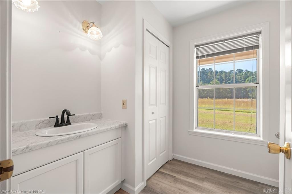 18558 E Highway 28 Property Photo 12