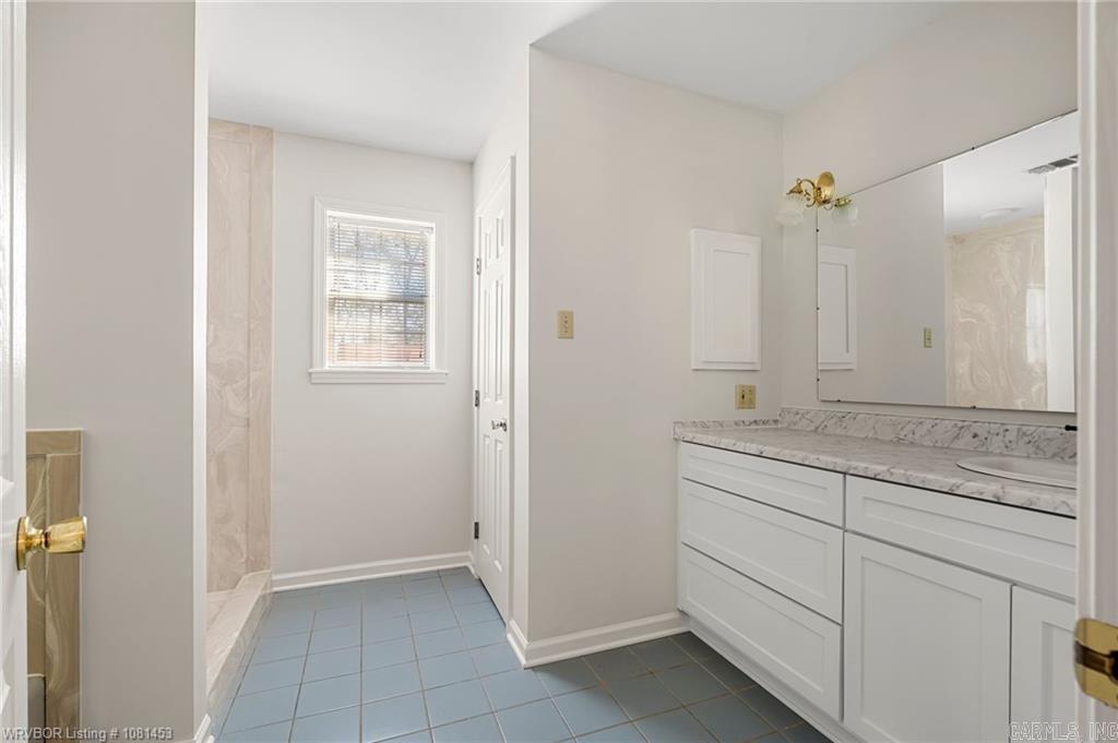 18558 E Highway 28 Property Photo 15