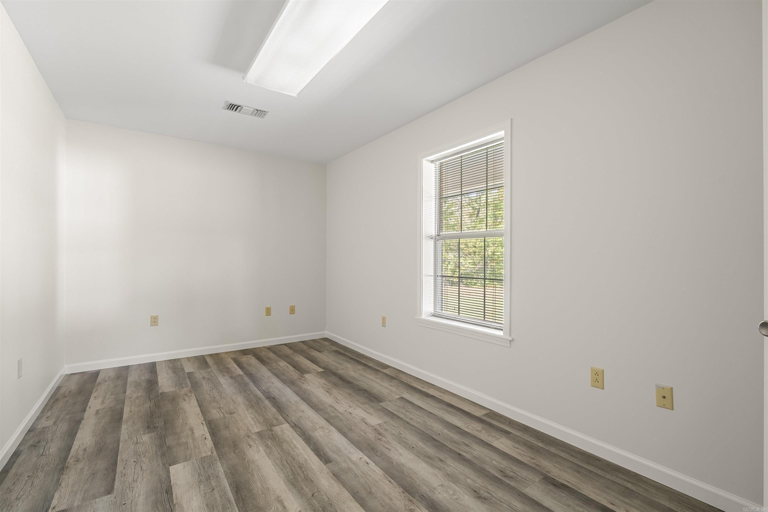 18558 E Highway 28 Property Photo 35