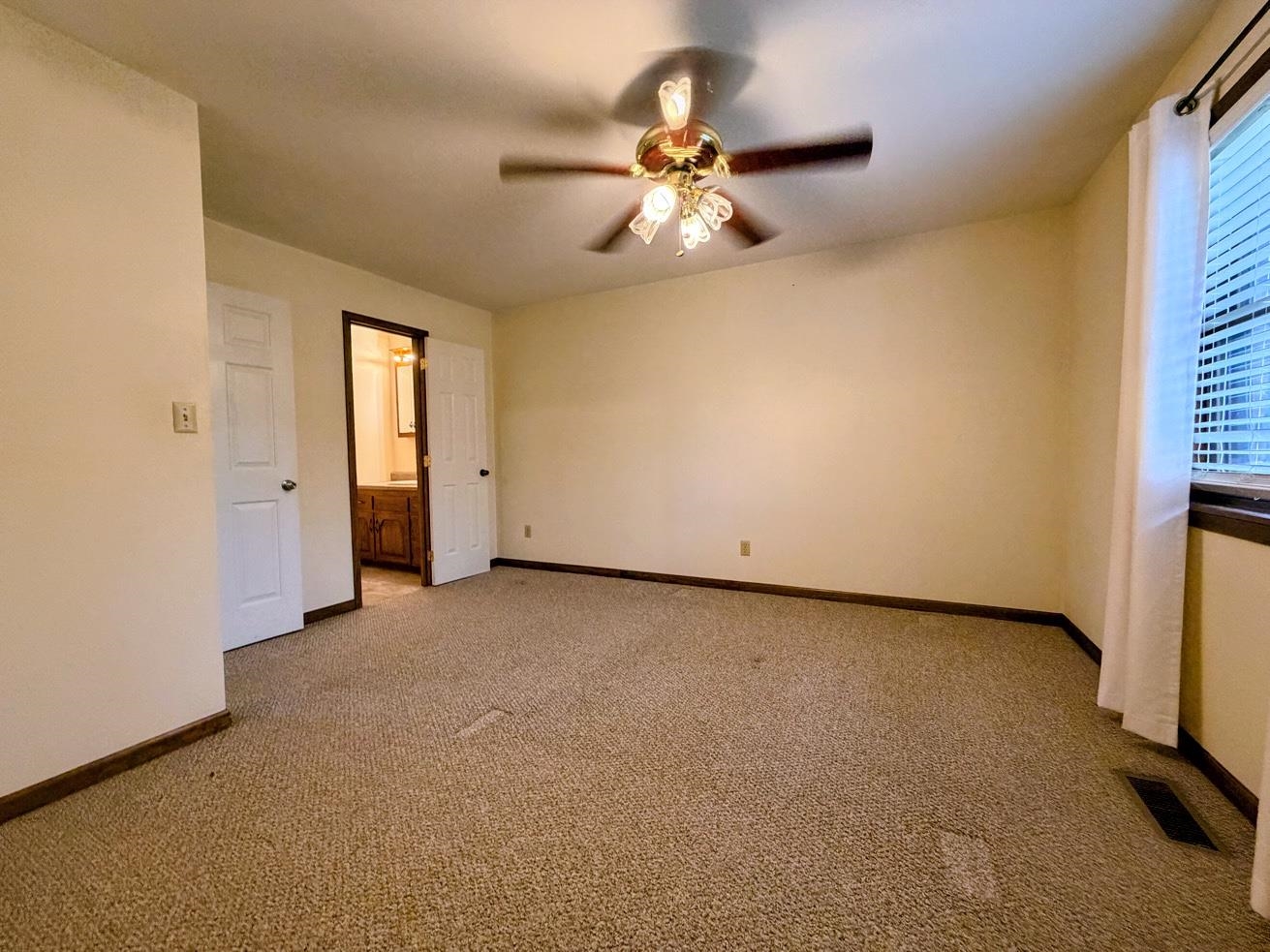 201 Topaz Lane Property Photo 8