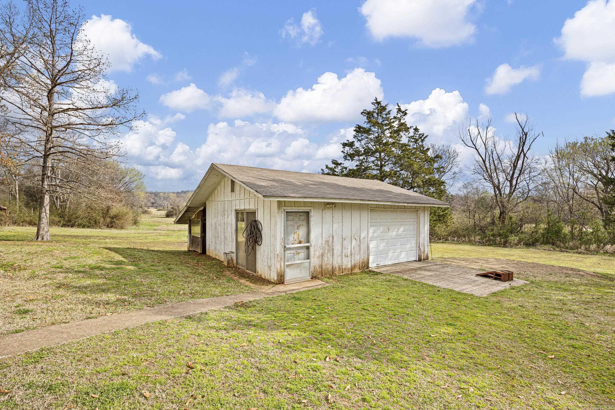 714 Hwy 213 Property Photo 28