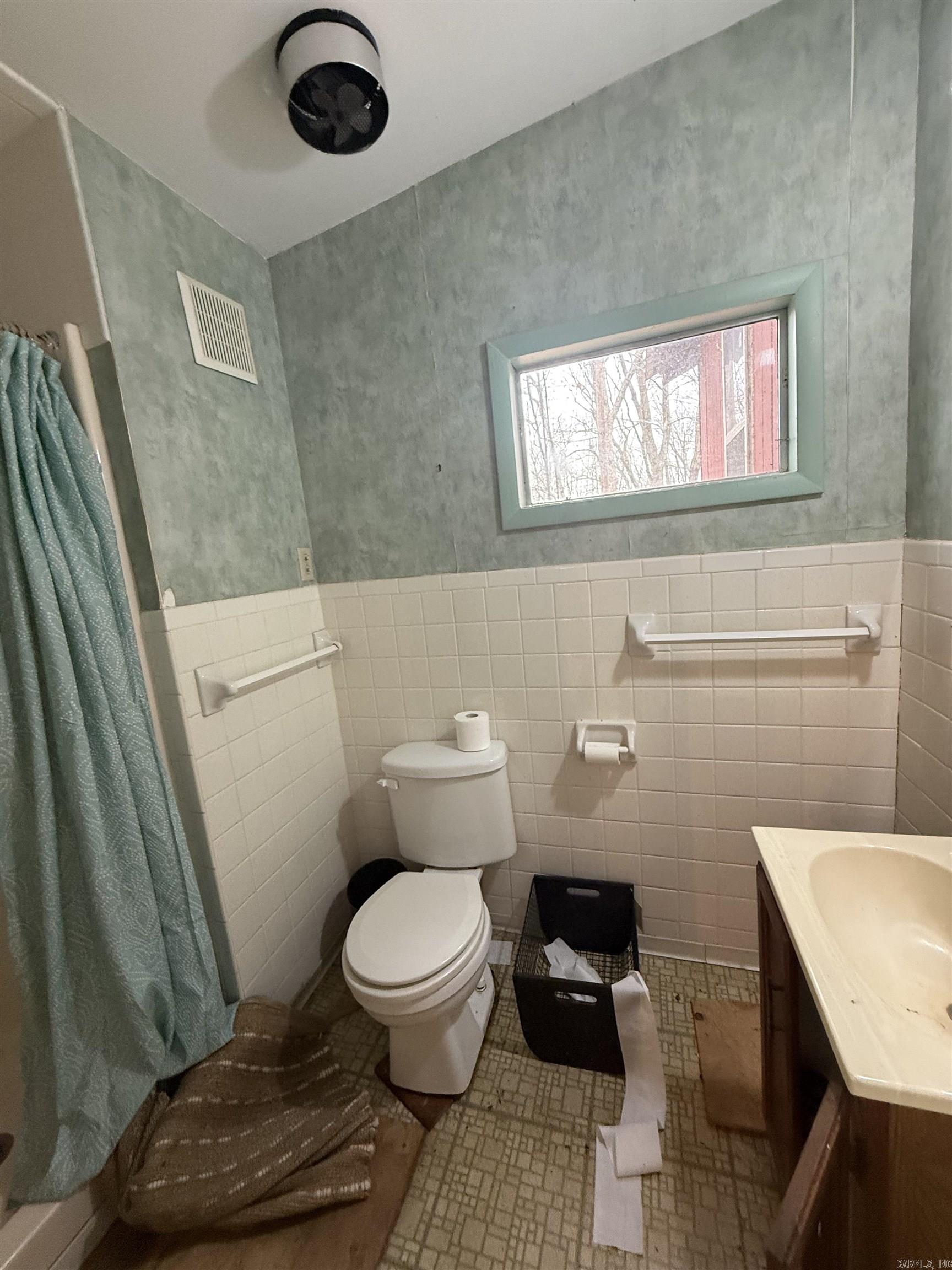 300 Canyon Property Photo 13