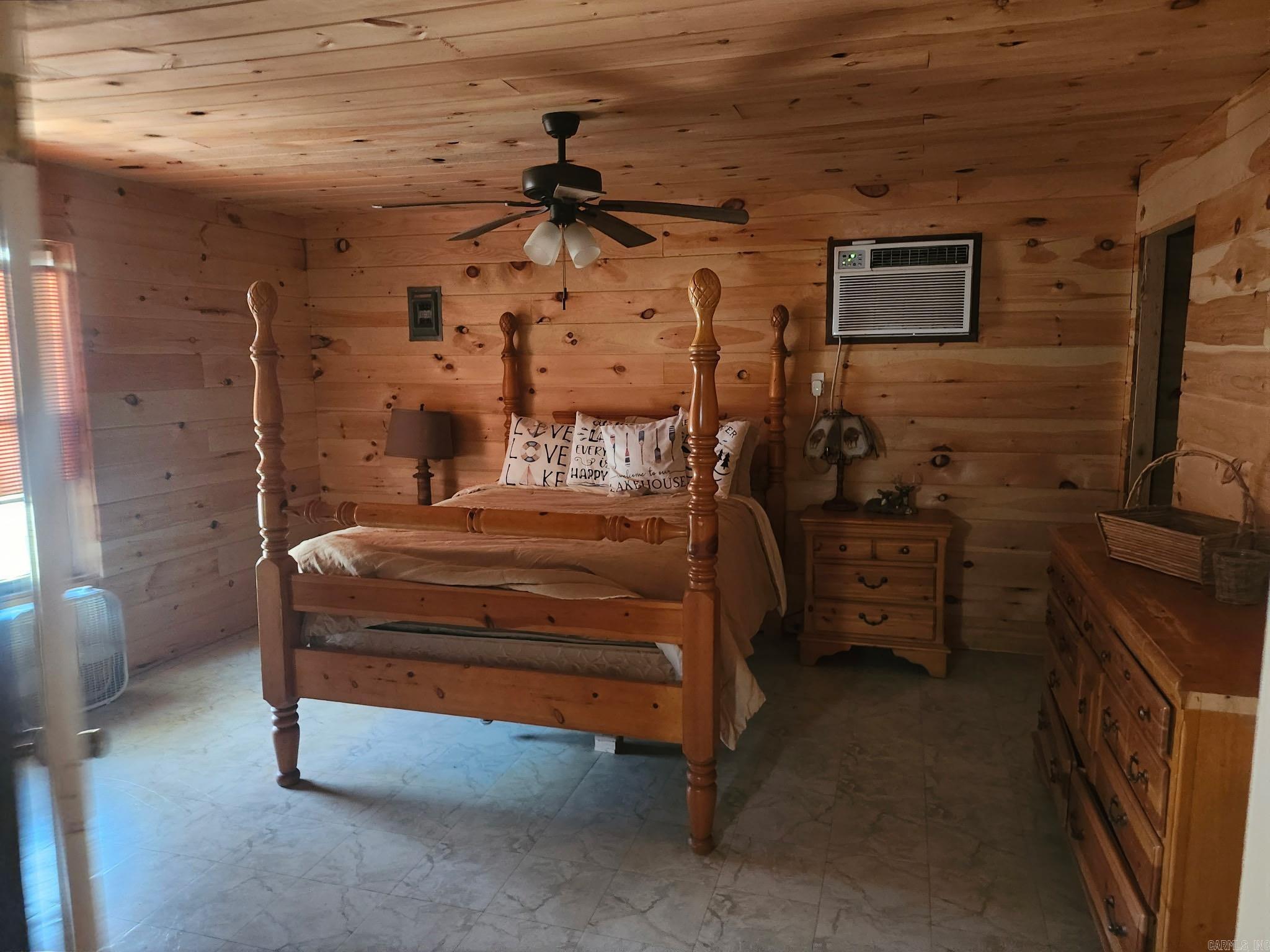 300 Canyon Property Photo 16