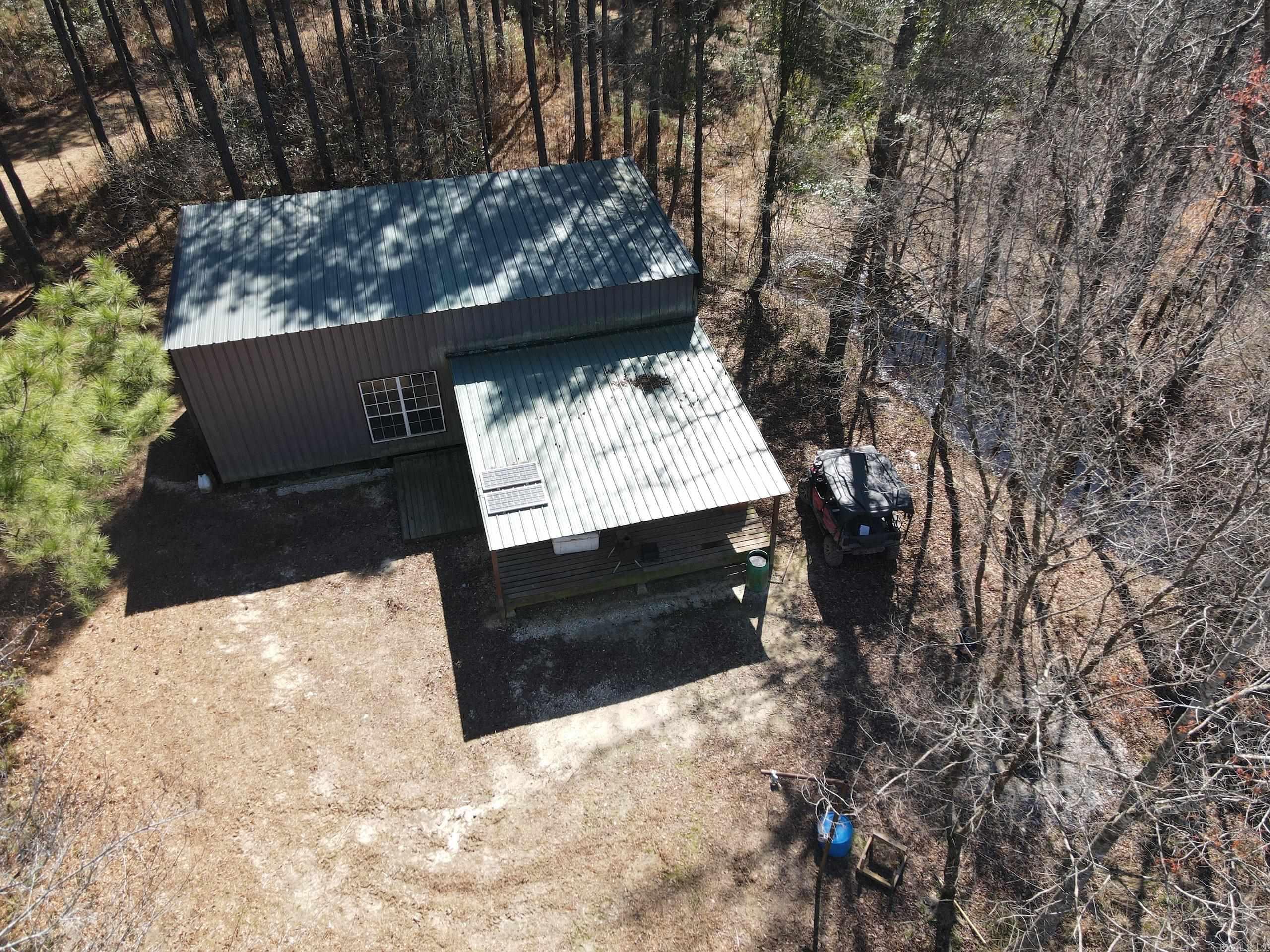 000 Lawson Rd Property Photo 3