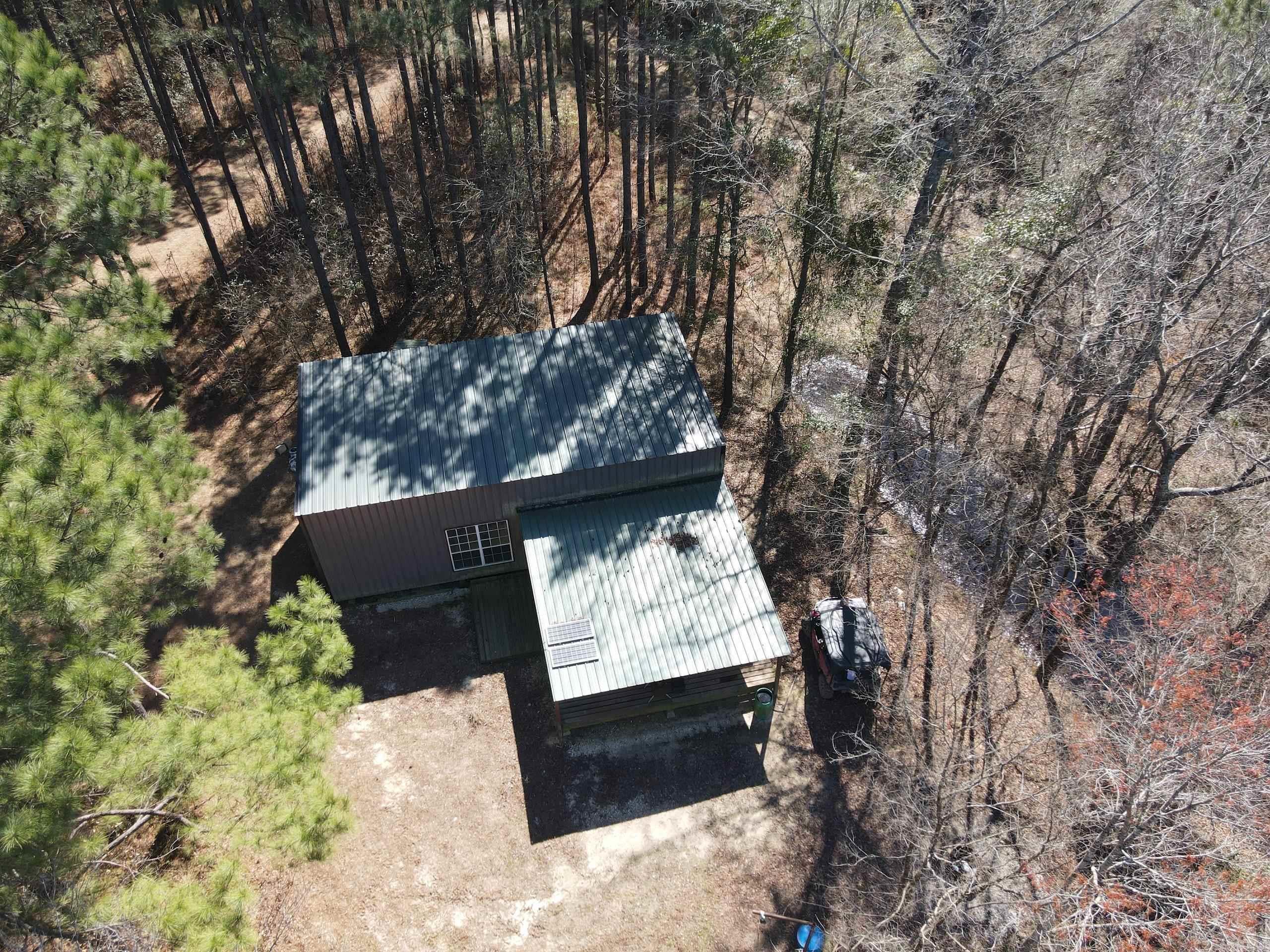 000 Lawson Rd Property Photo 4