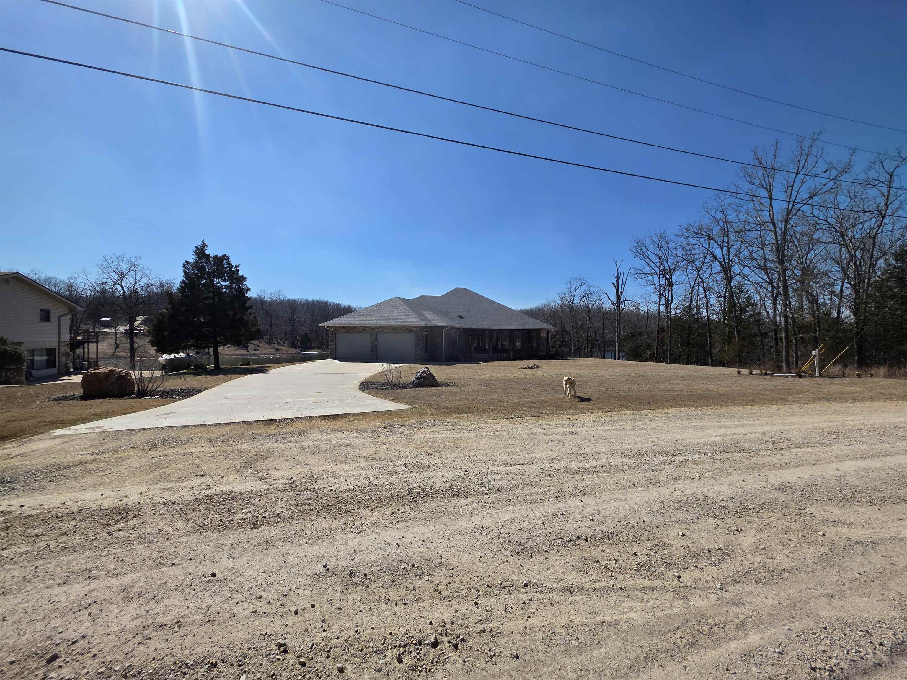 1112 Court Loop Property Photo 12