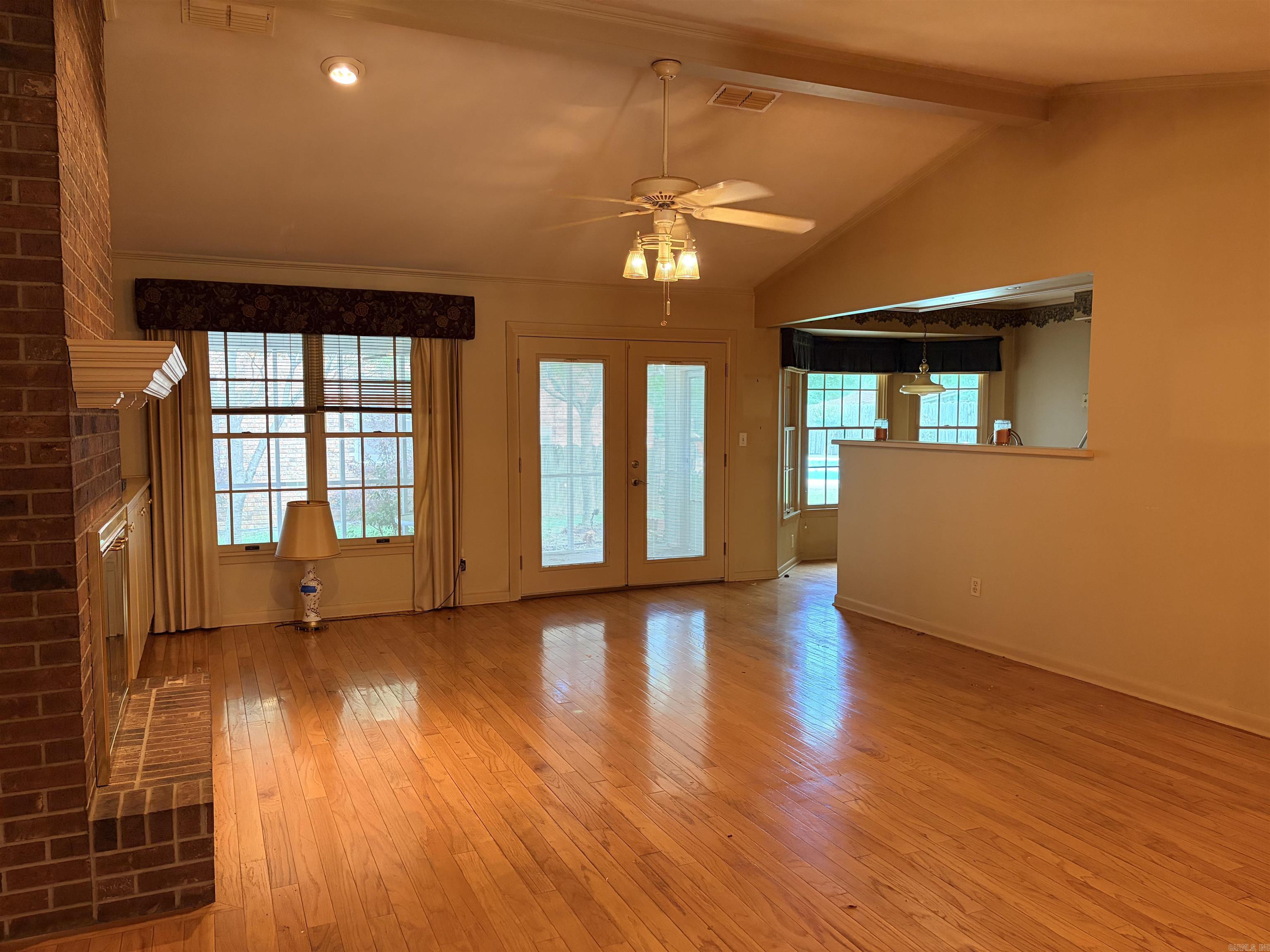 110 N Munn Property Photo 4