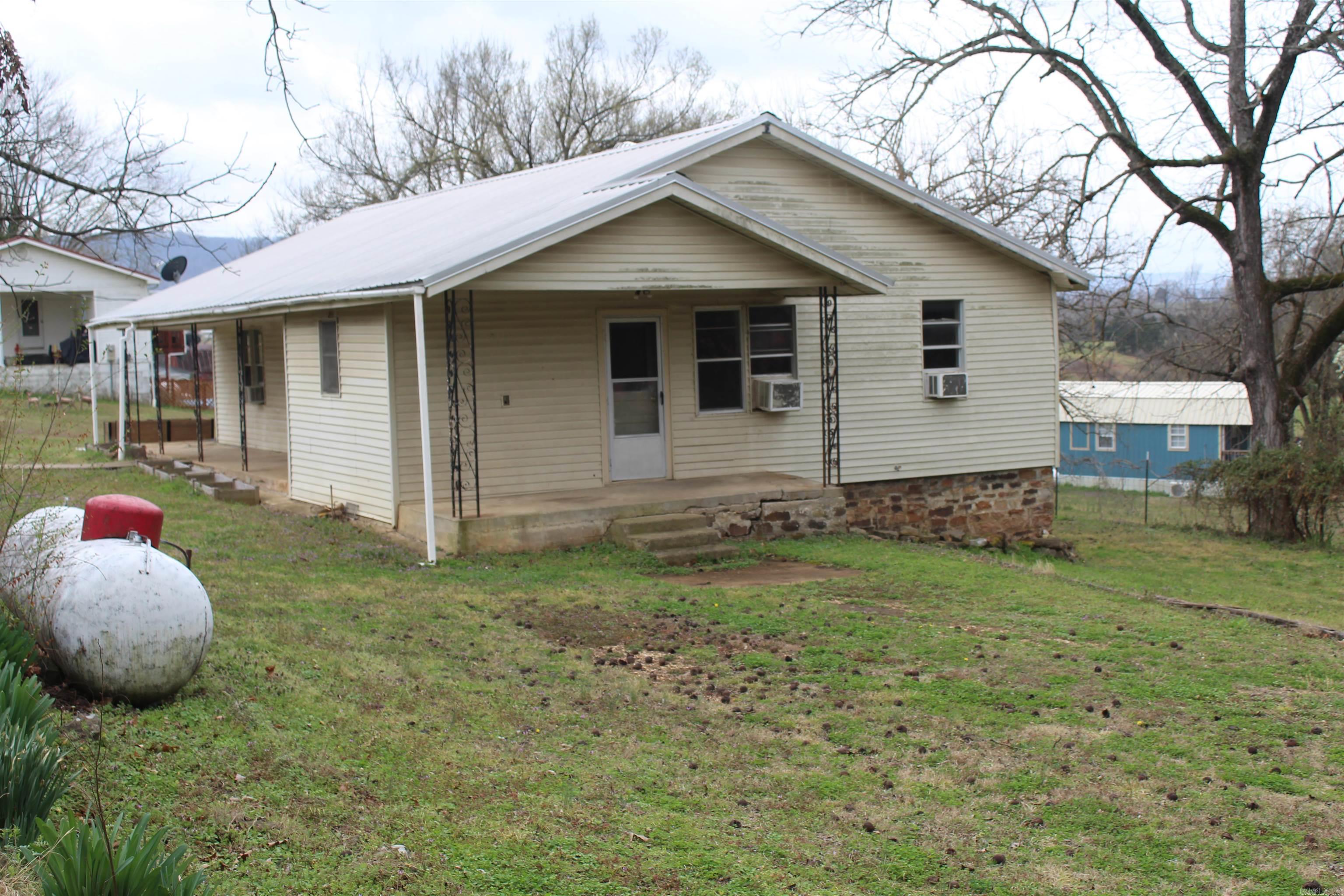 400 Canaan Road Property Photo 2