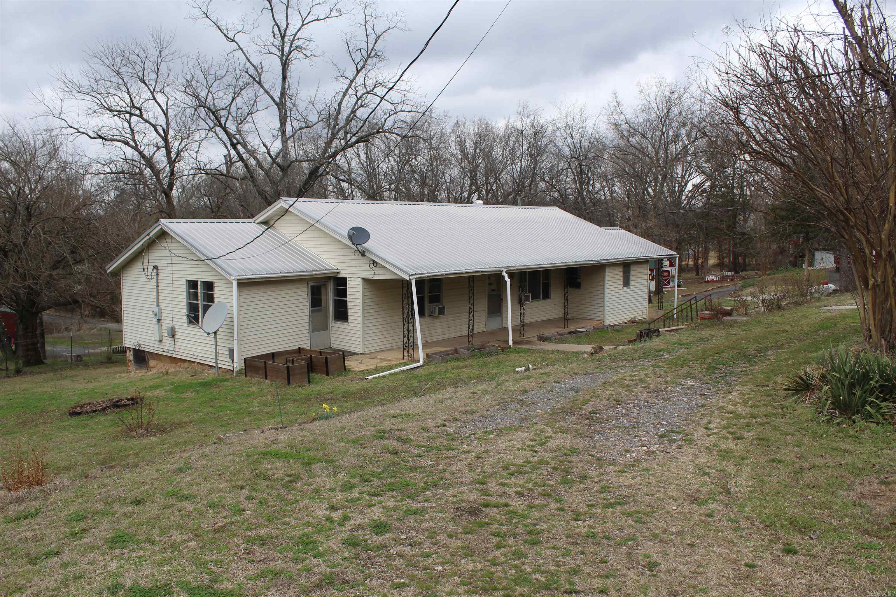 400 Canaan Road Property Photo 3