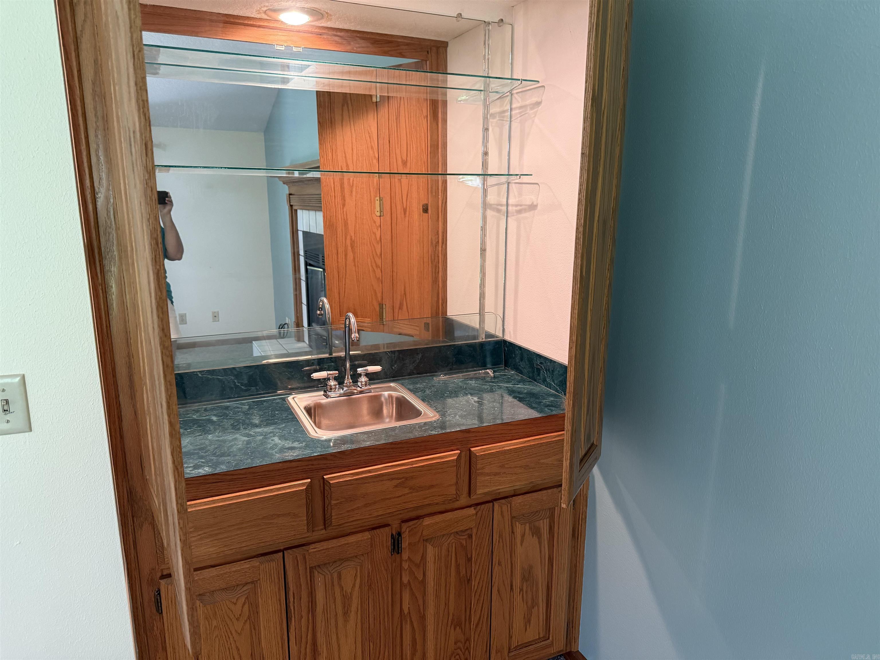 319 Snead Dr. Property Photo 12