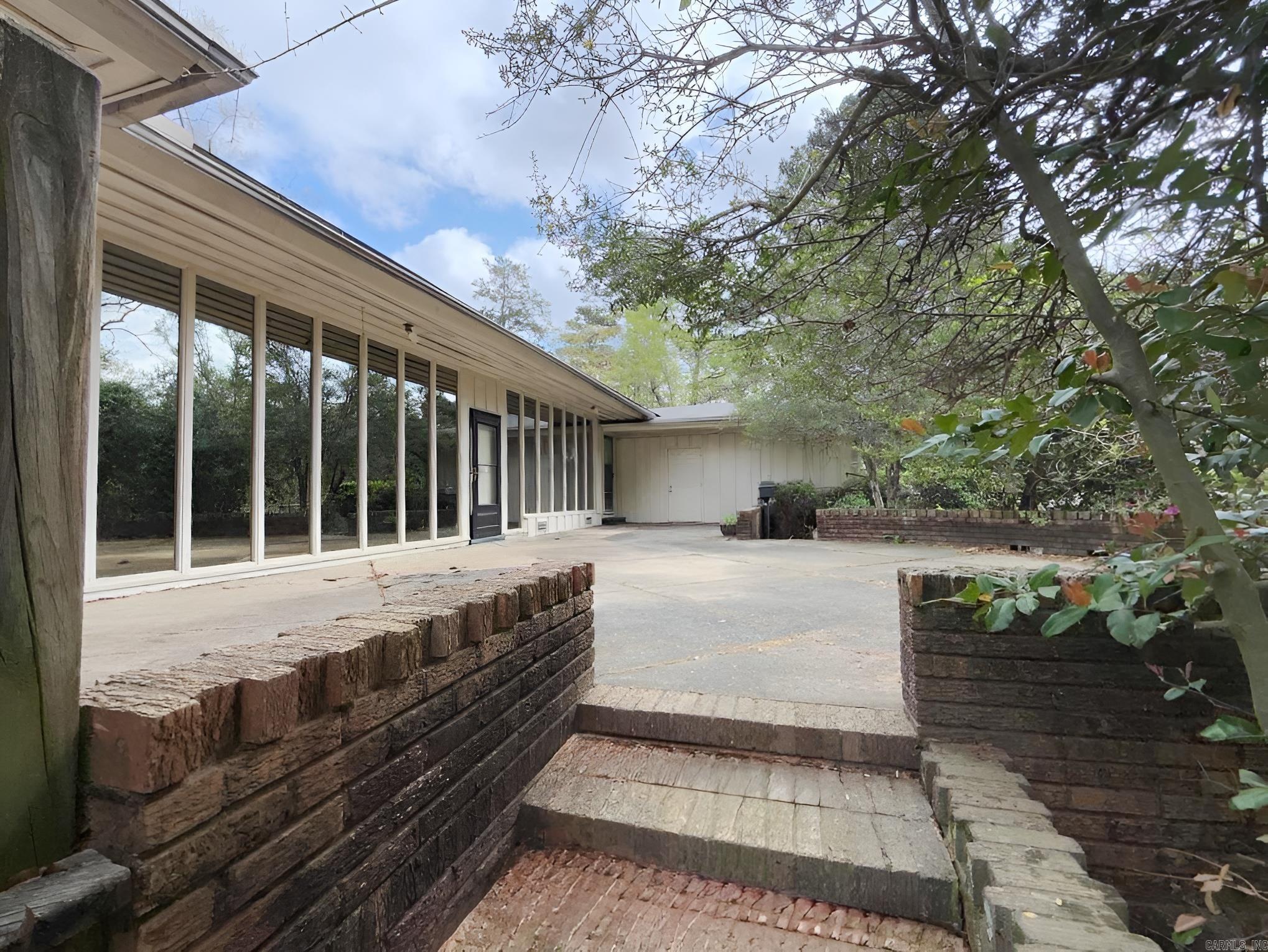 147 Woodland Drive Property Photo 4