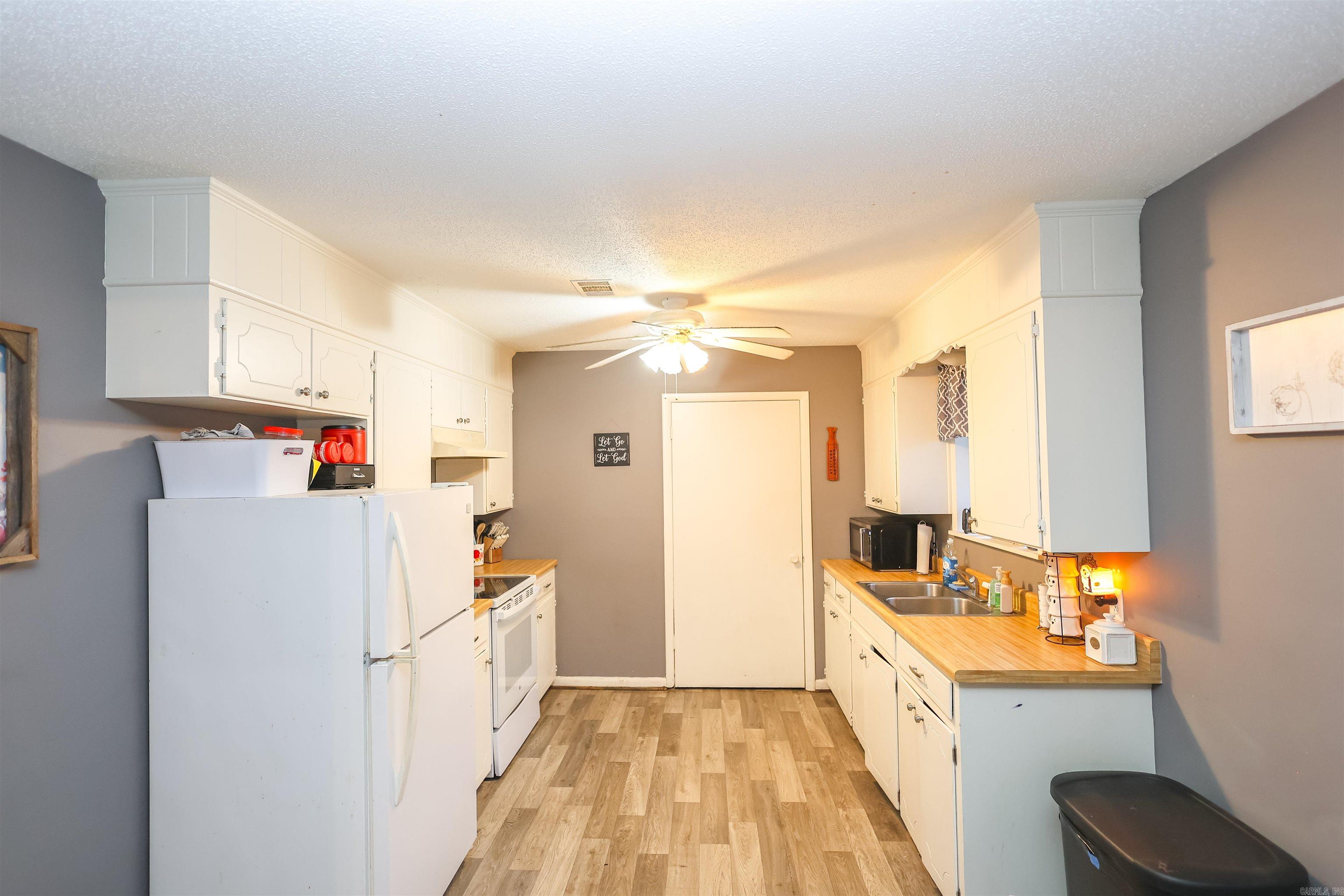 714 Lakeshore Street Property Photo 18