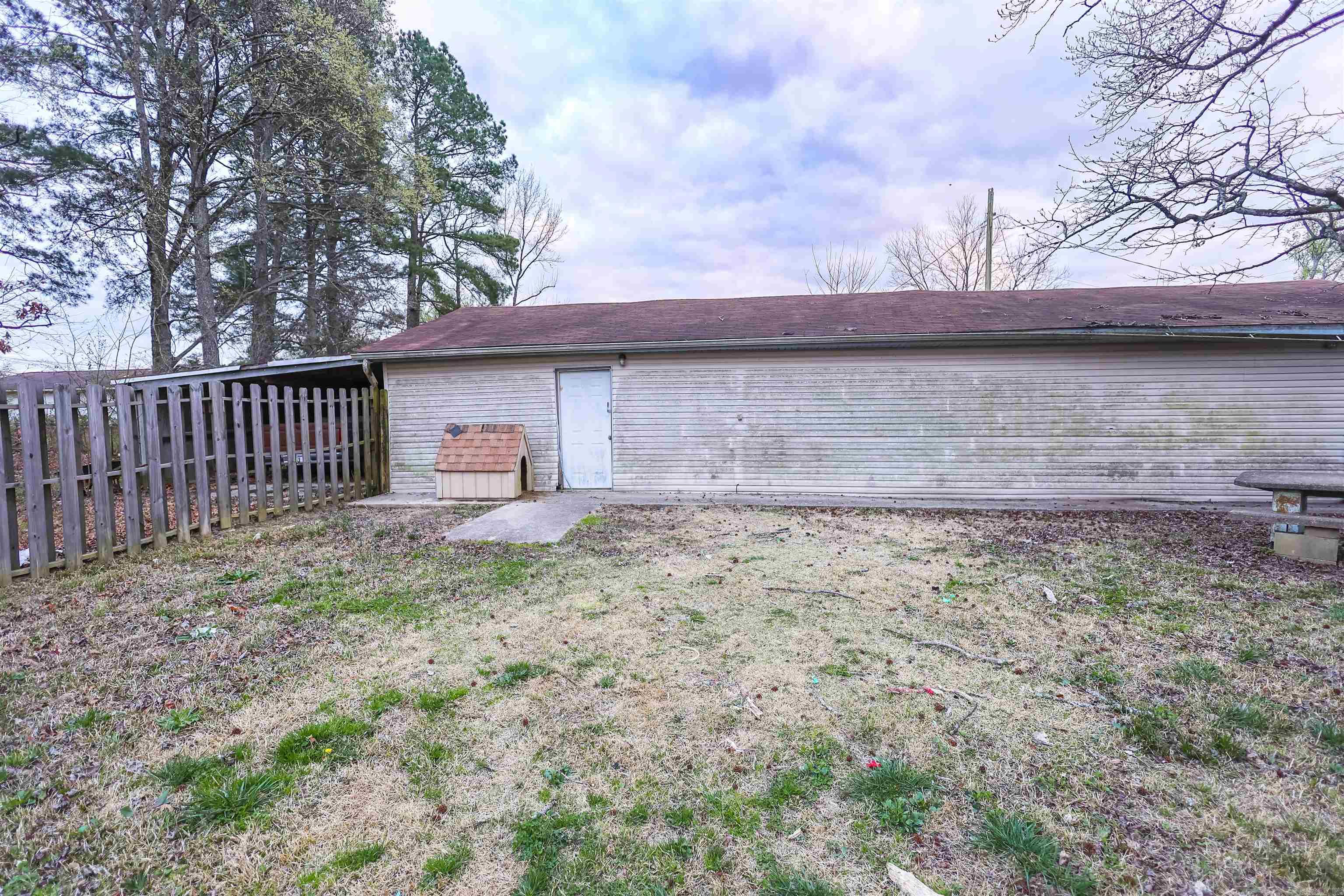 714 Lakeshore Street Property Photo 35