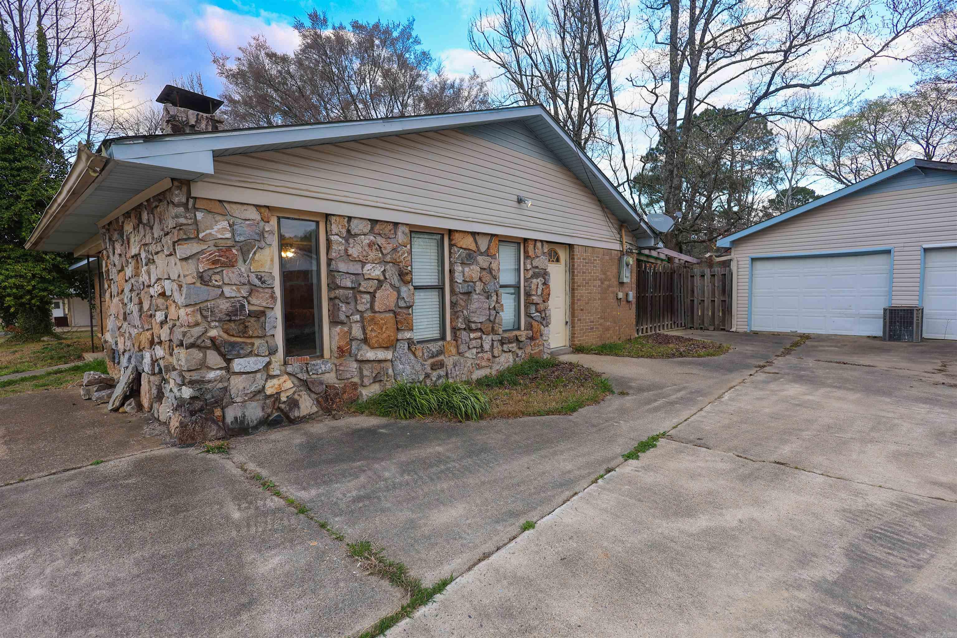 714 Lakeshore Street Property Photo 40