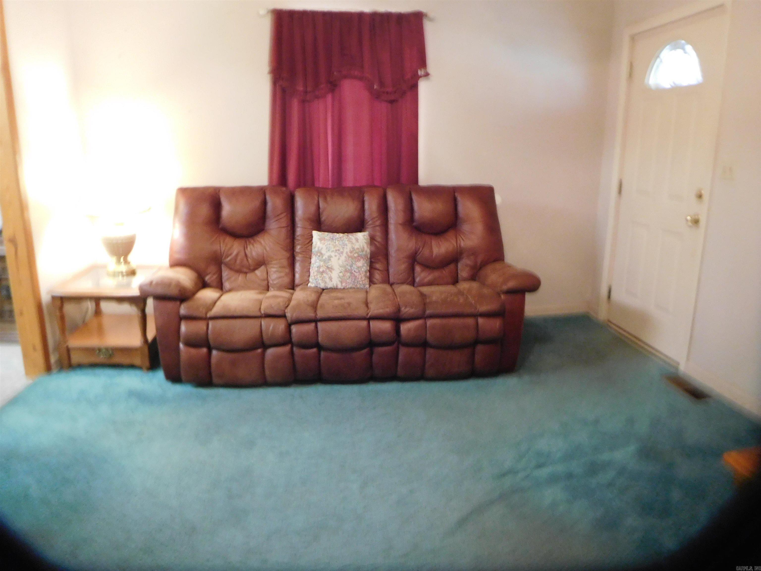 609 S Clayton Street Property Photo 5