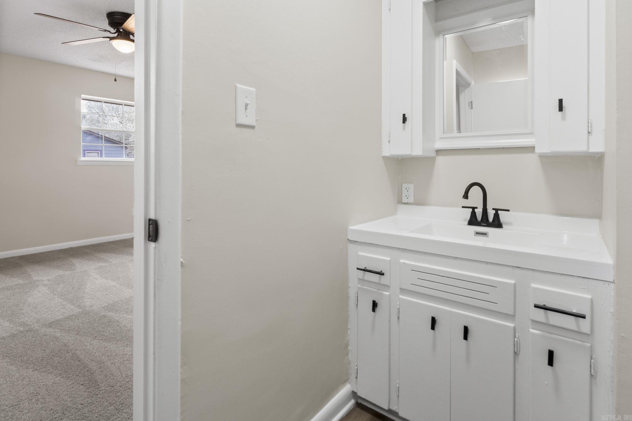 110 W Alabama Street Property Photo 25