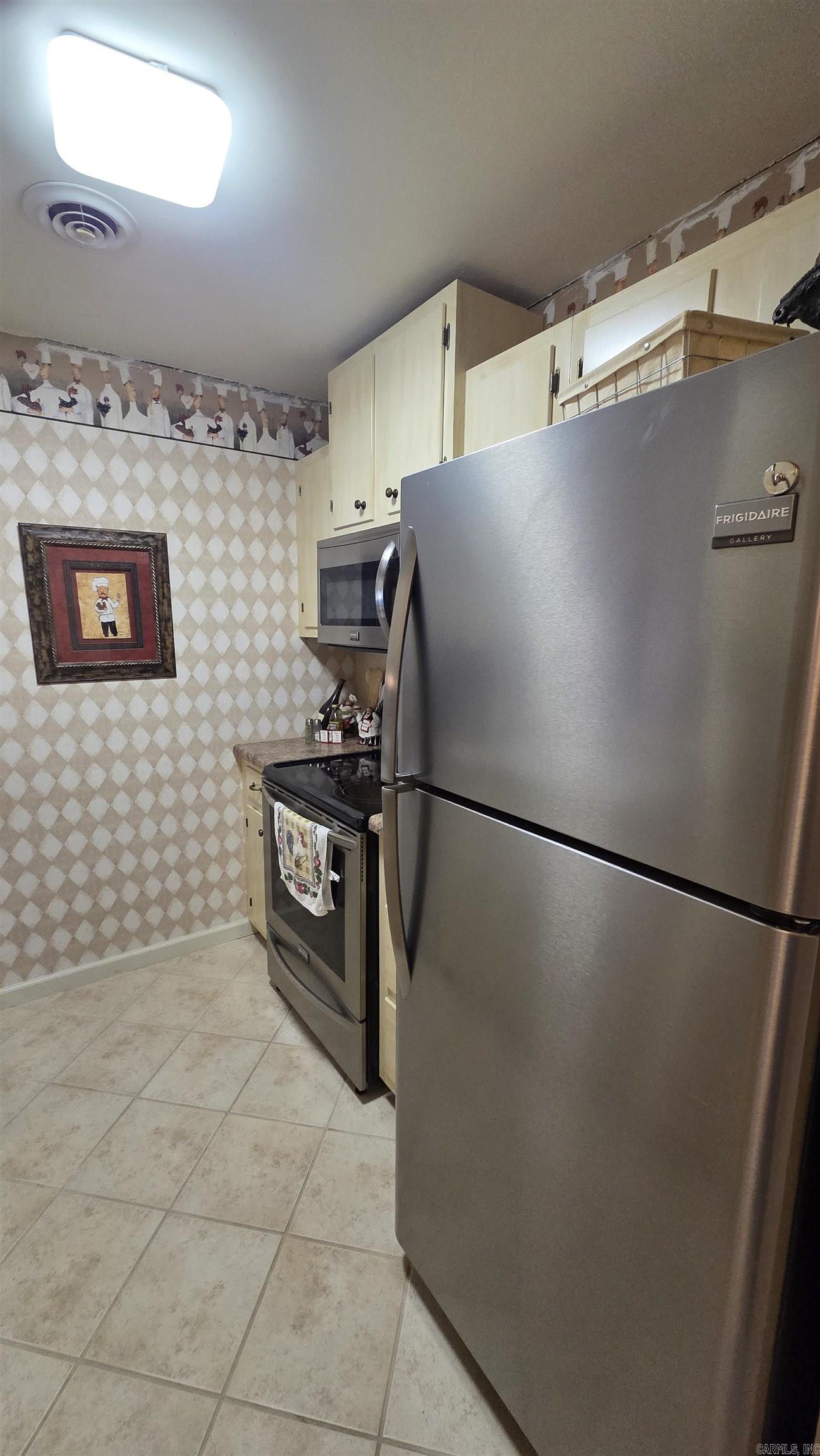 135 Hillview #38 Drive 38 Property Photo 3