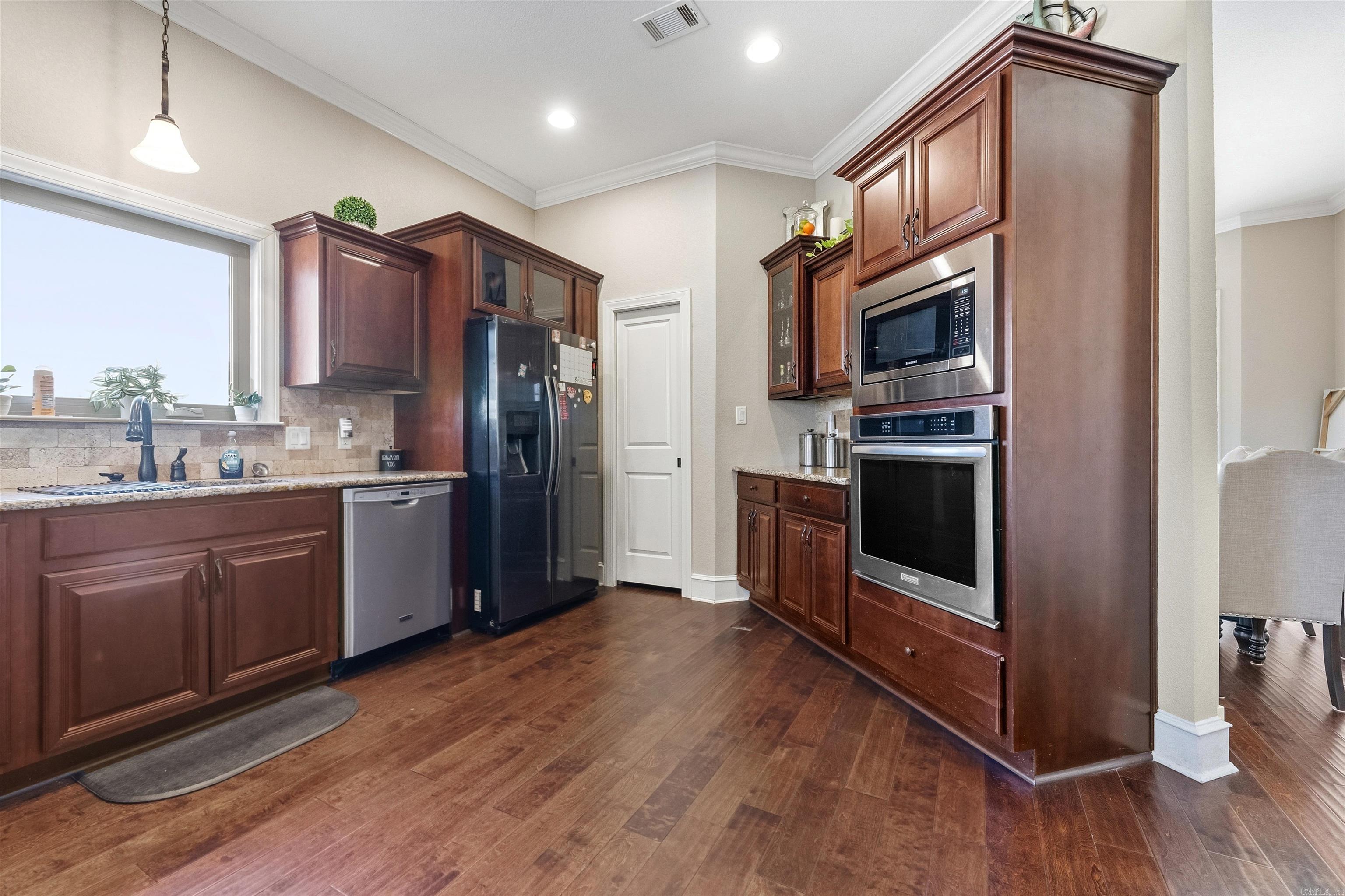 9040 Naples Cove Property Photo 8