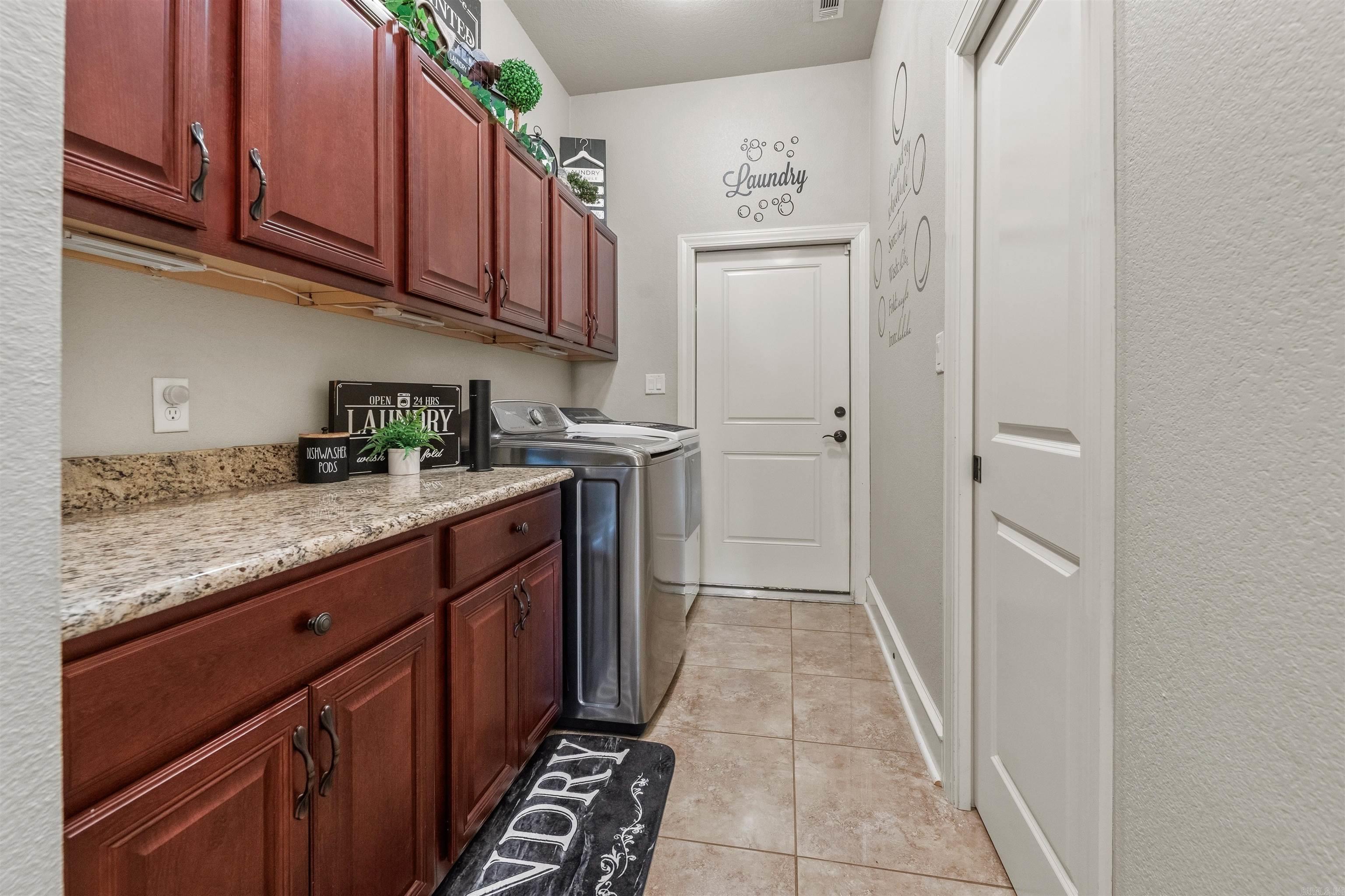 9040 Naples Cove Property Photo 16