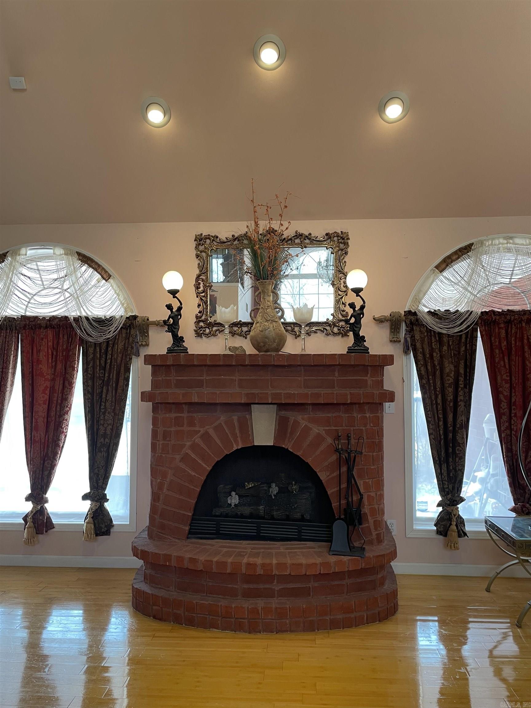 1840 Montrose Drive Property Photo 9