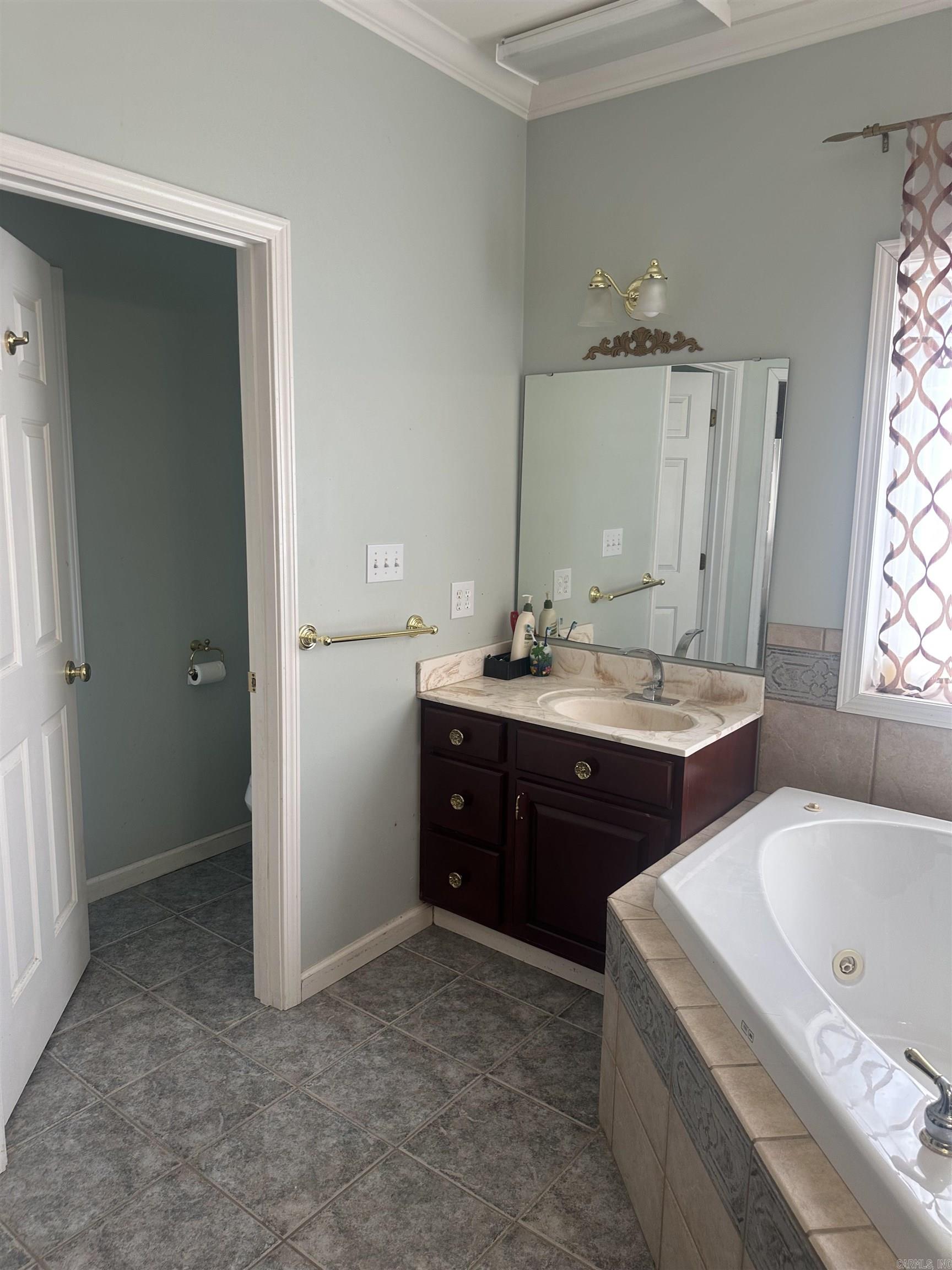 1840 Montrose Drive Property Photo 32