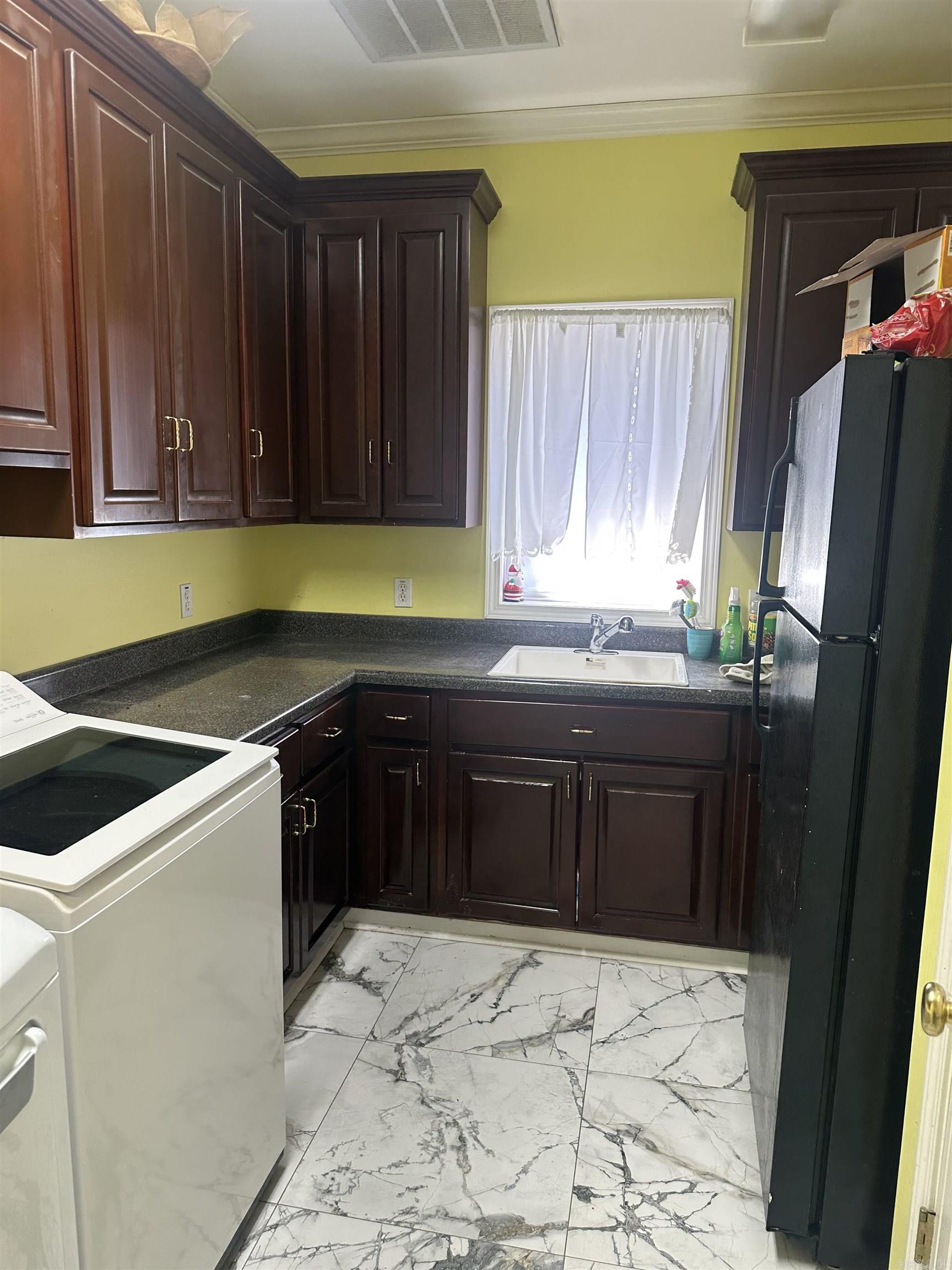 1840 Montrose Drive Property Photo 39