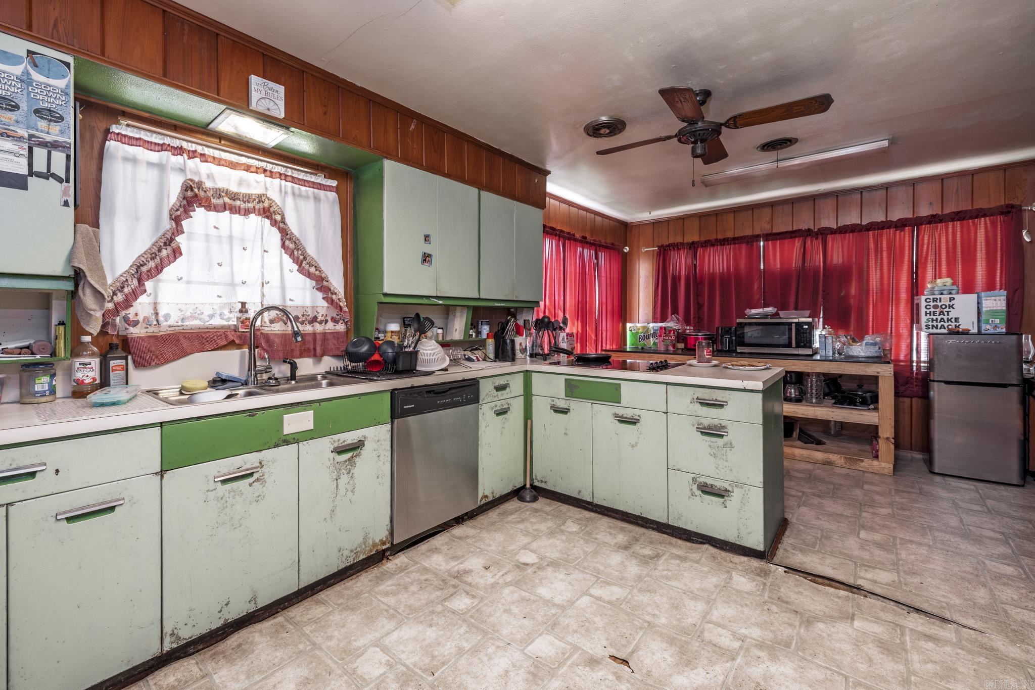 110 S 10th Street Property Photo 4