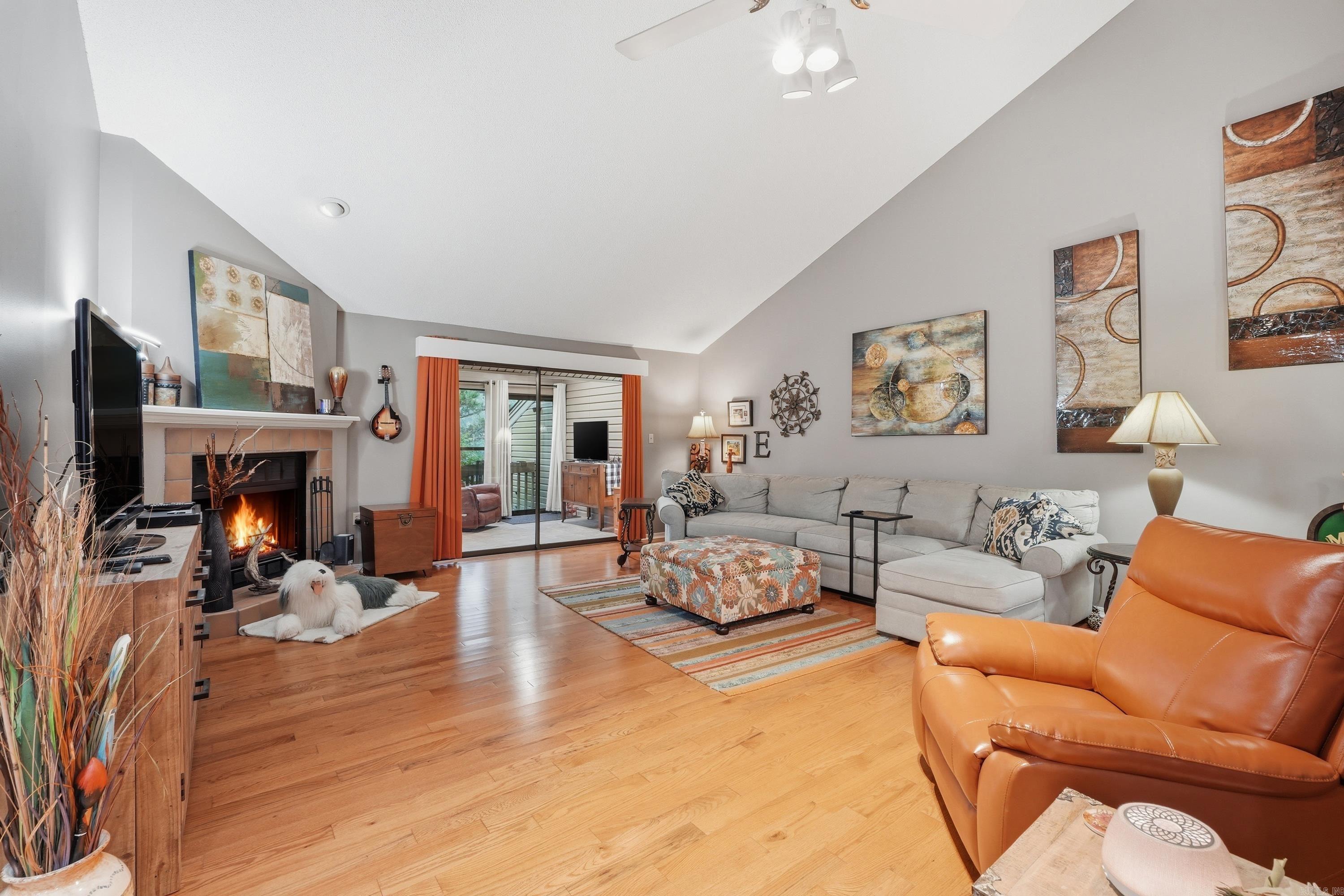 601 Woodlawn Dr #2 Property Photo 6