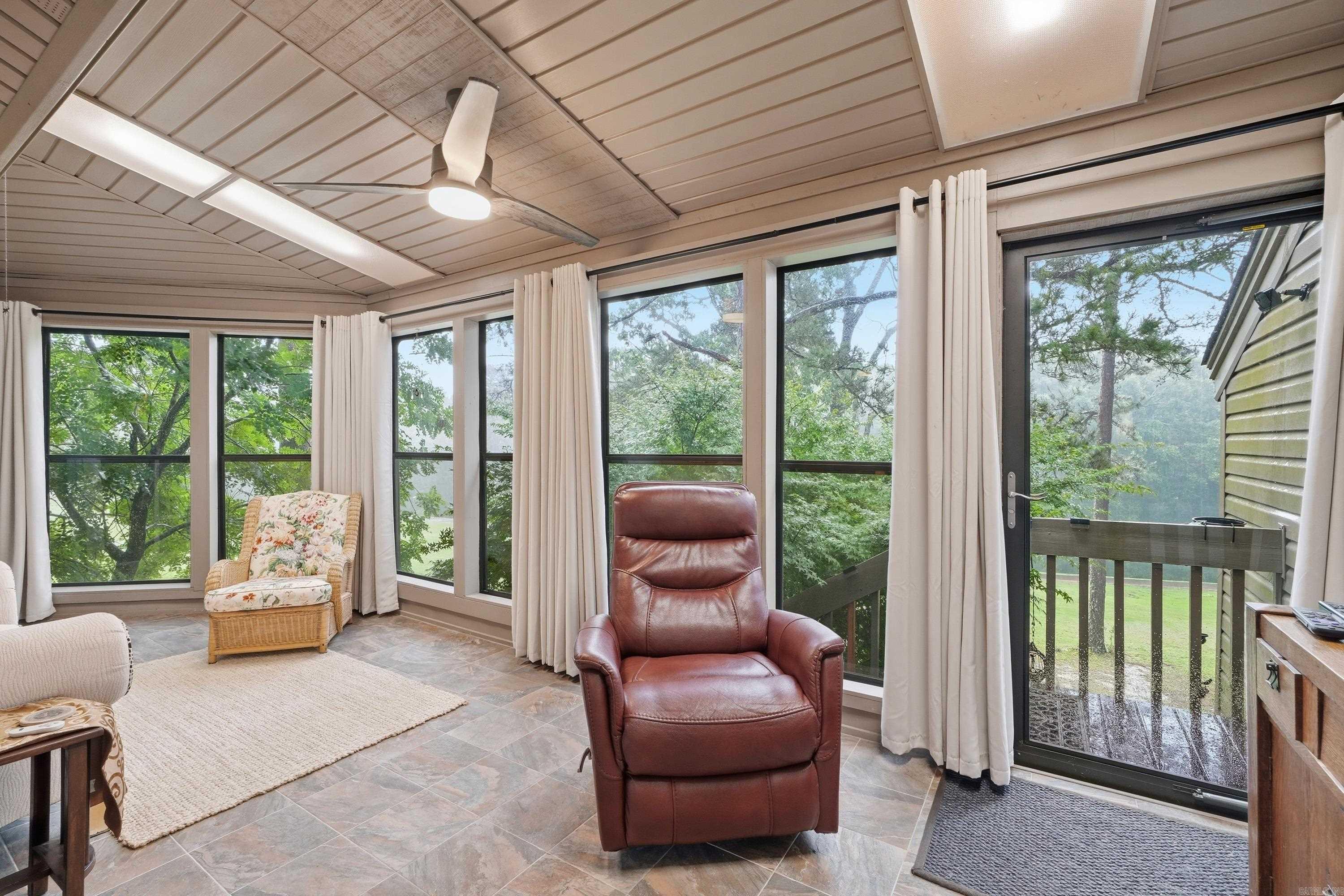 601 Woodlawn Dr #2 Property Photo 17
