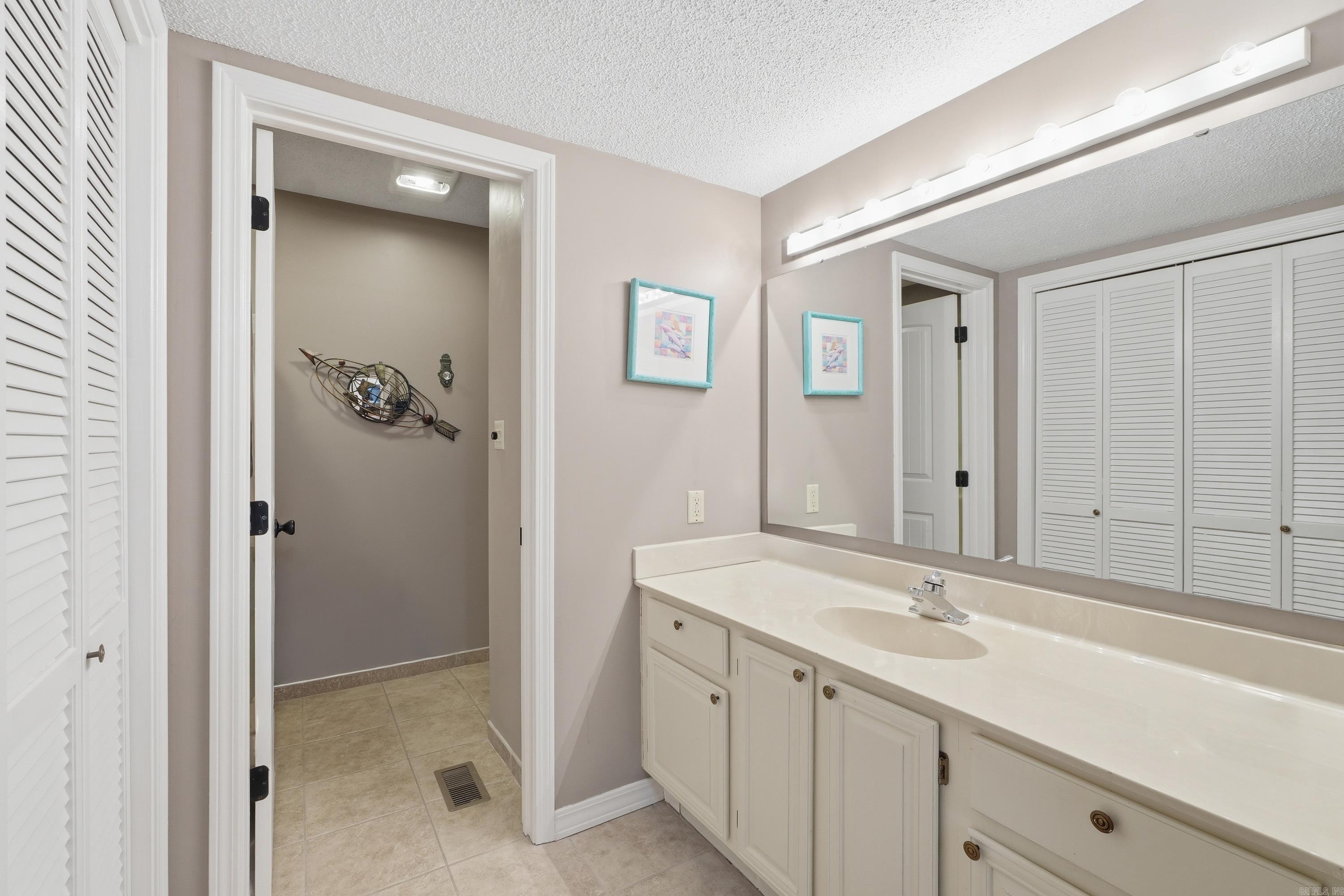 601 Woodlawn Dr #2 Property Photo 21