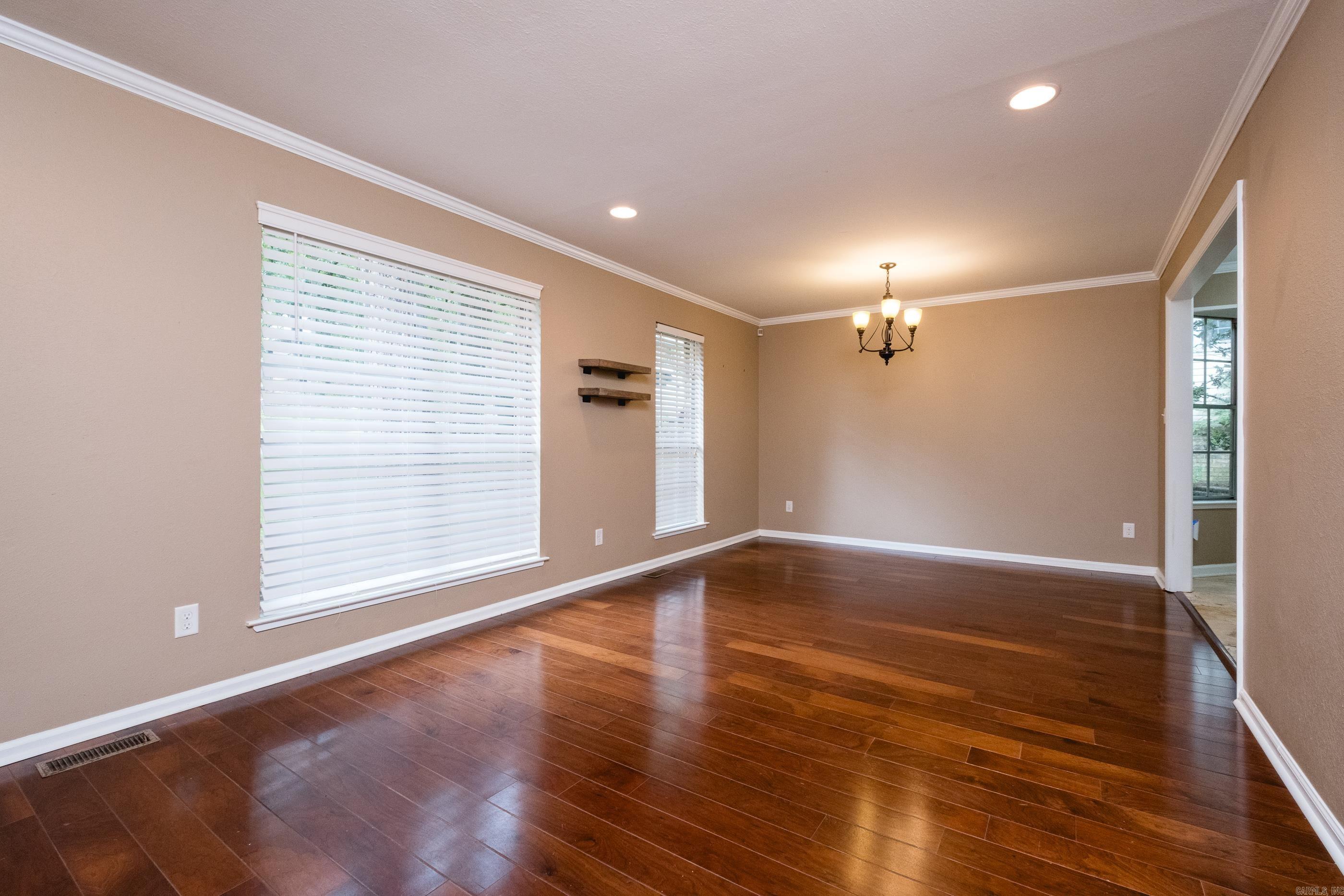 3902 Cameo Drive Property Photo 4