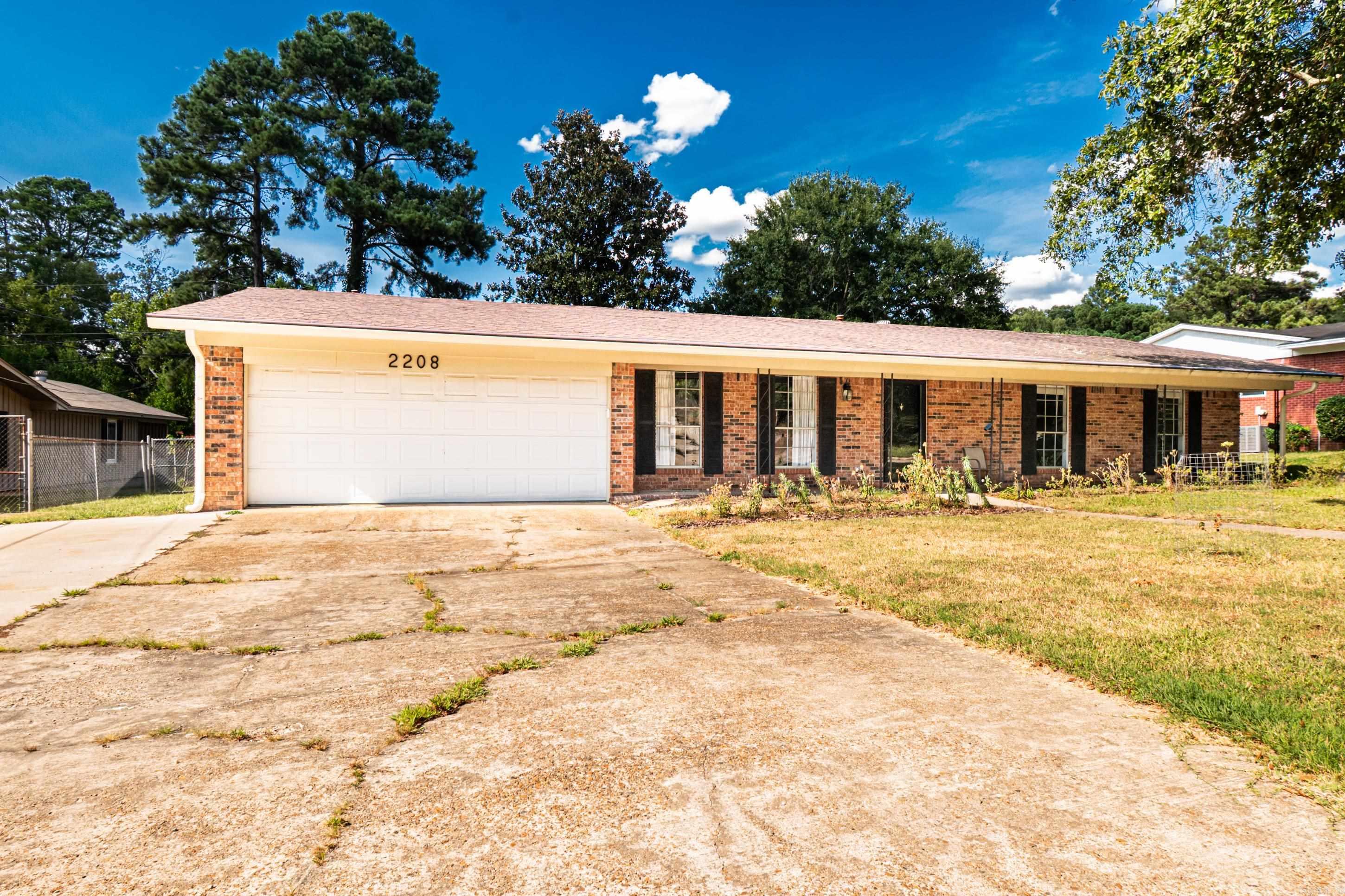 2208 Heron Drive Property Photo 2
